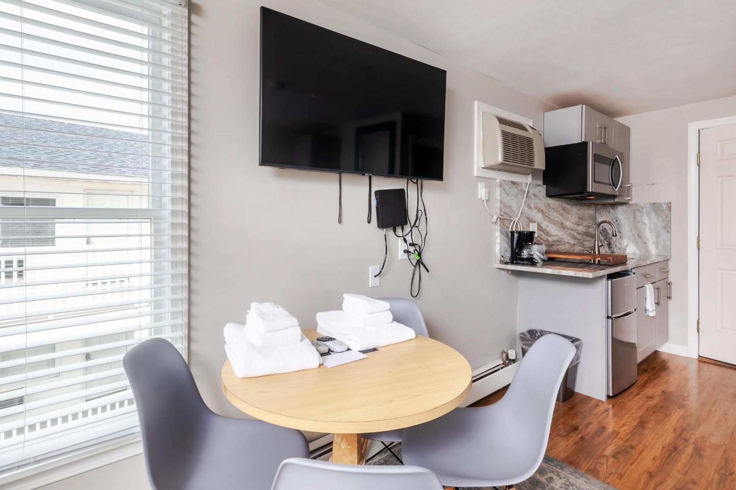 Deluxe Double Room with Ocean View with Kitchenette photo 3