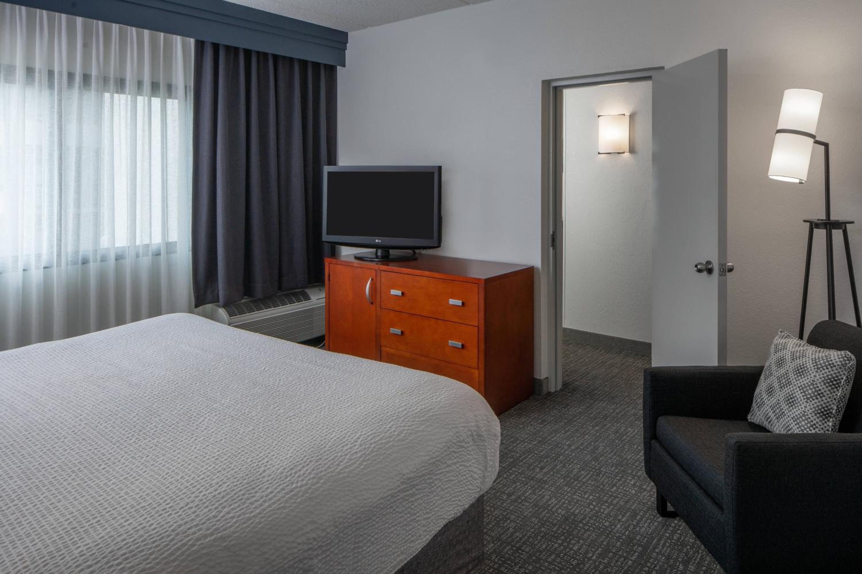 King Suite with Courtyard View - Photo 1