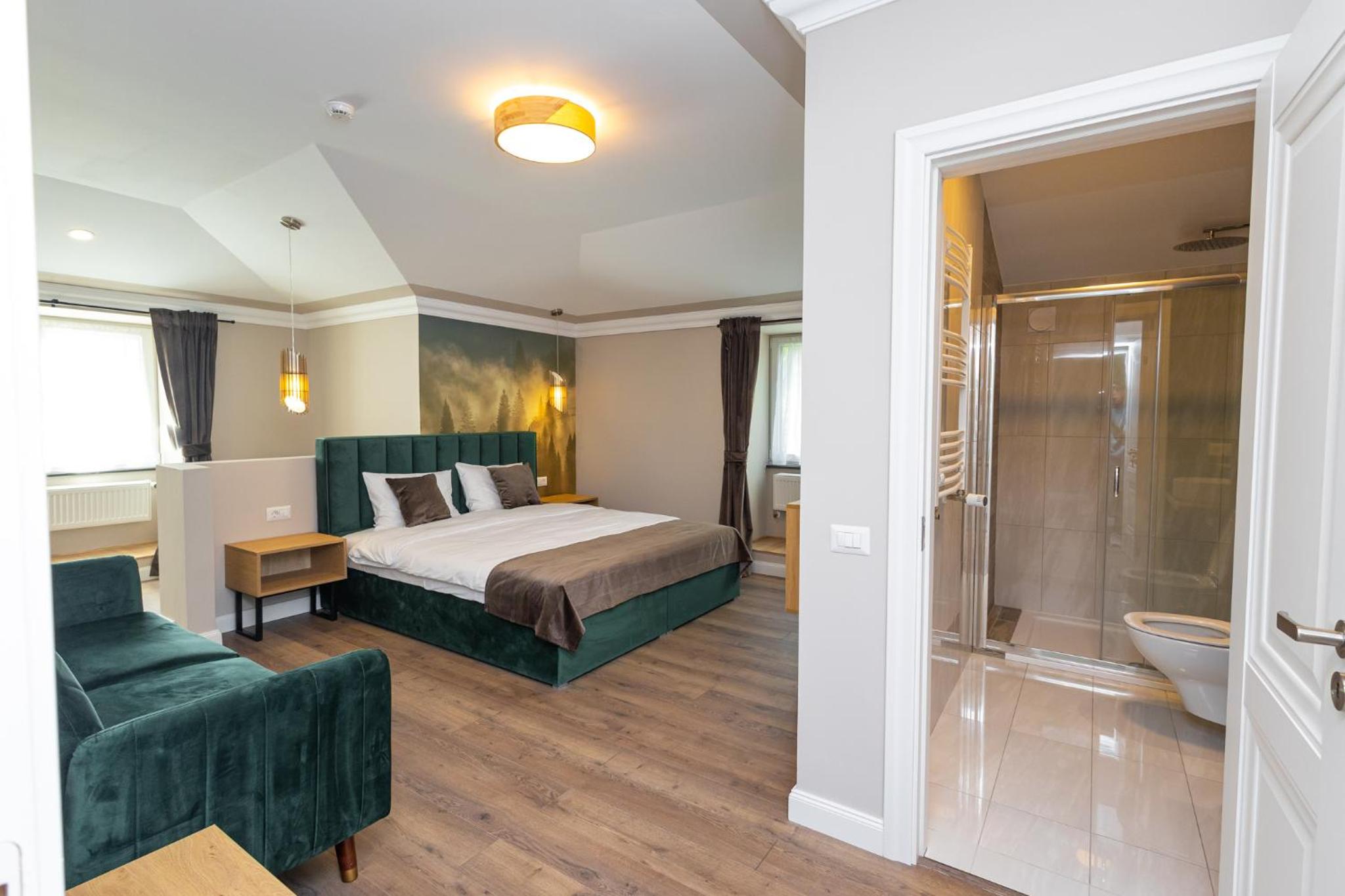 Large Double Room photo 1