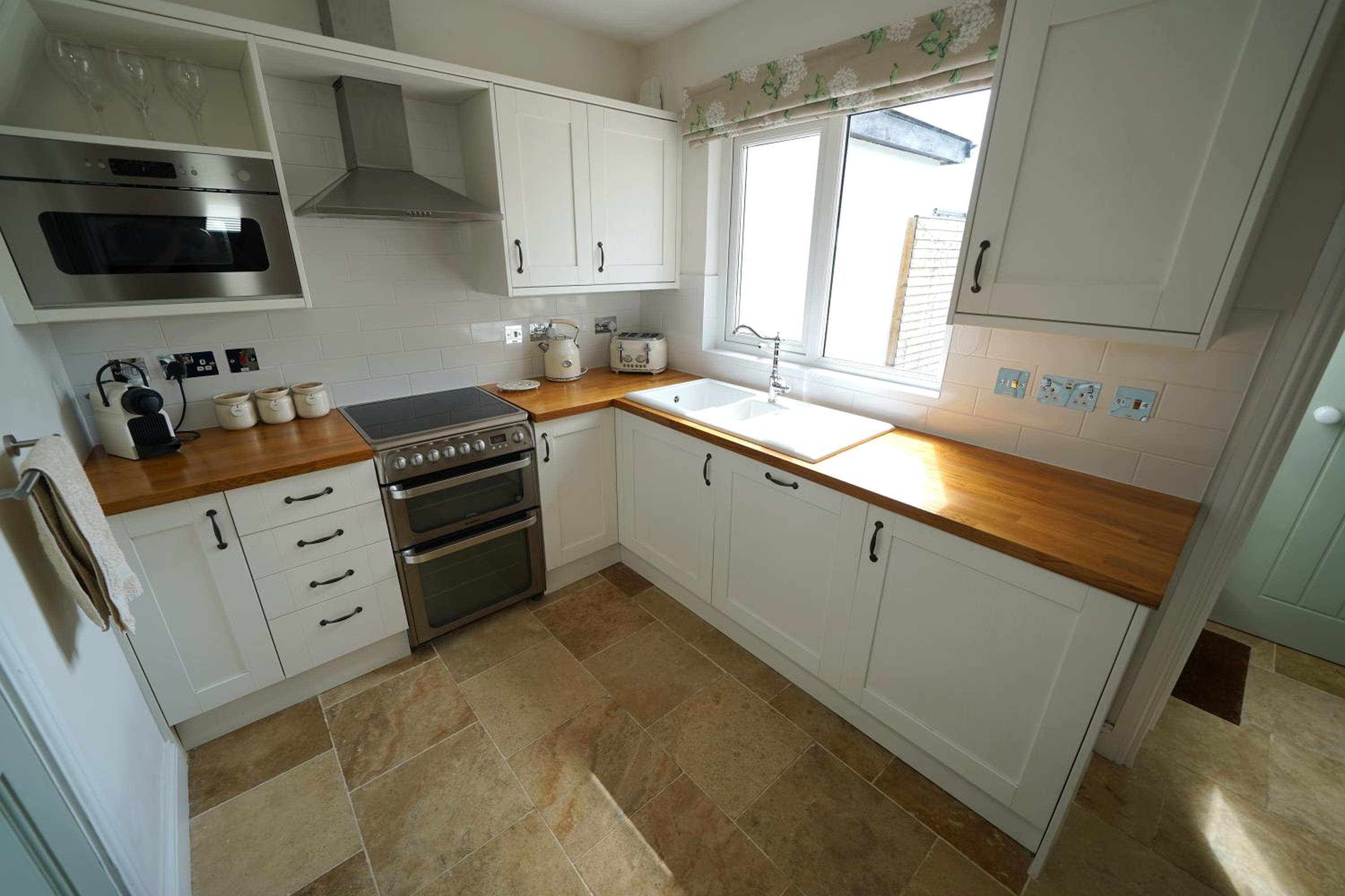 Three-Bedroom House photo 3