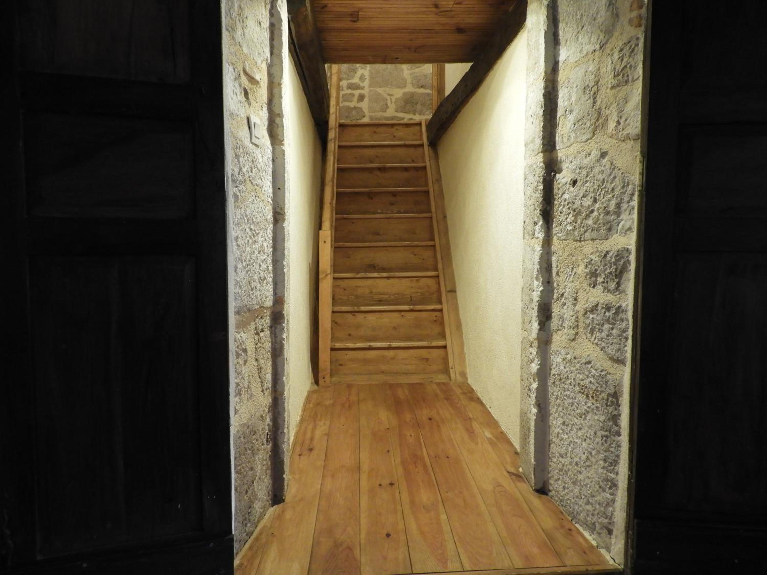 Suite with Balcony - Photo 3