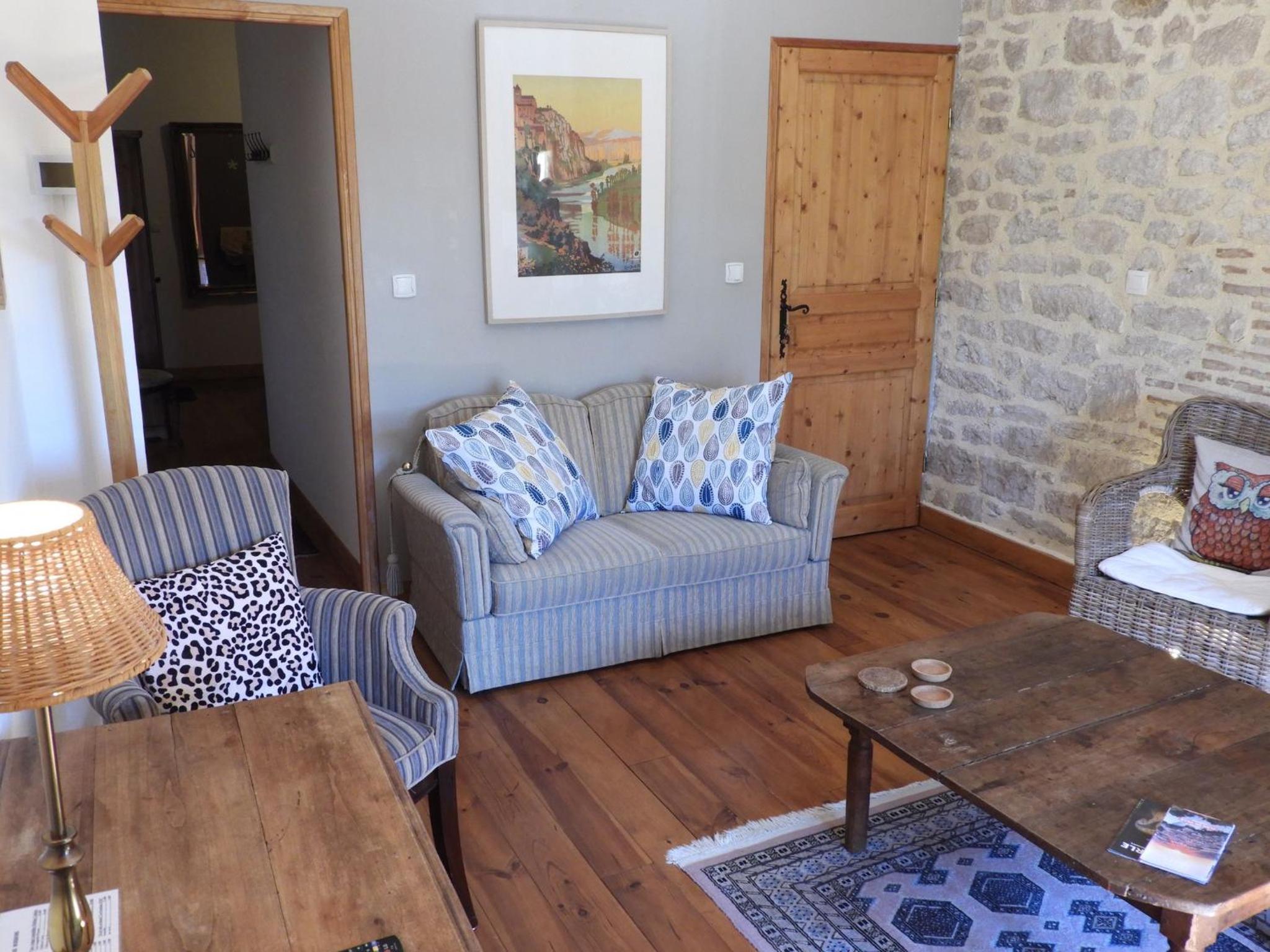 Suite with Balcony - Photo 4
