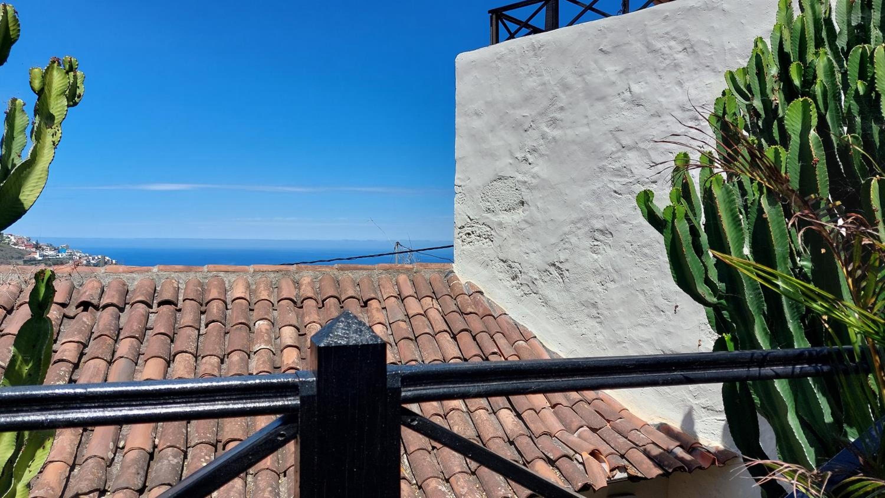 Apartment with Sea View (2 Adults) - Photo 9