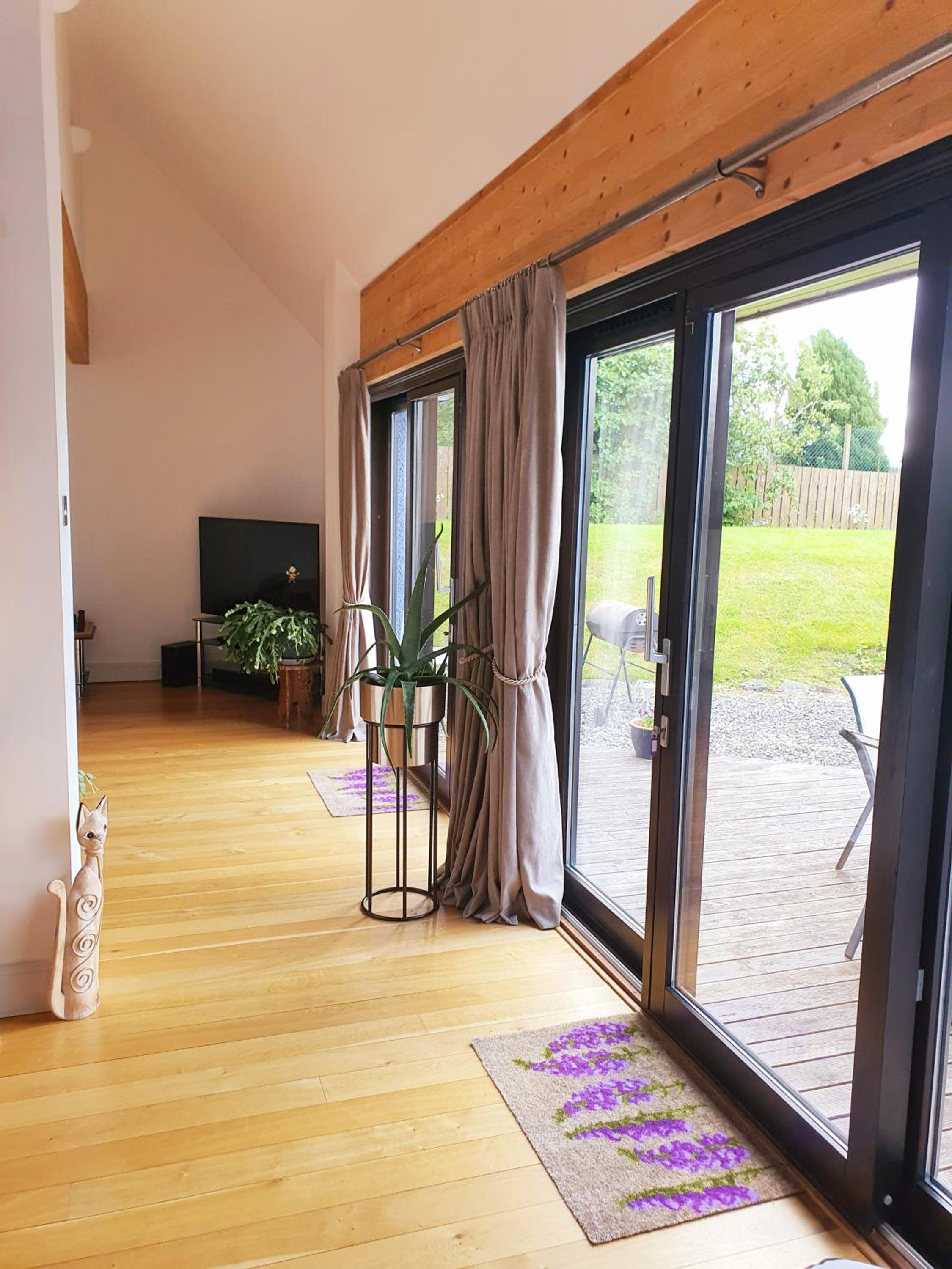 Three-Bedroom House photo 3
