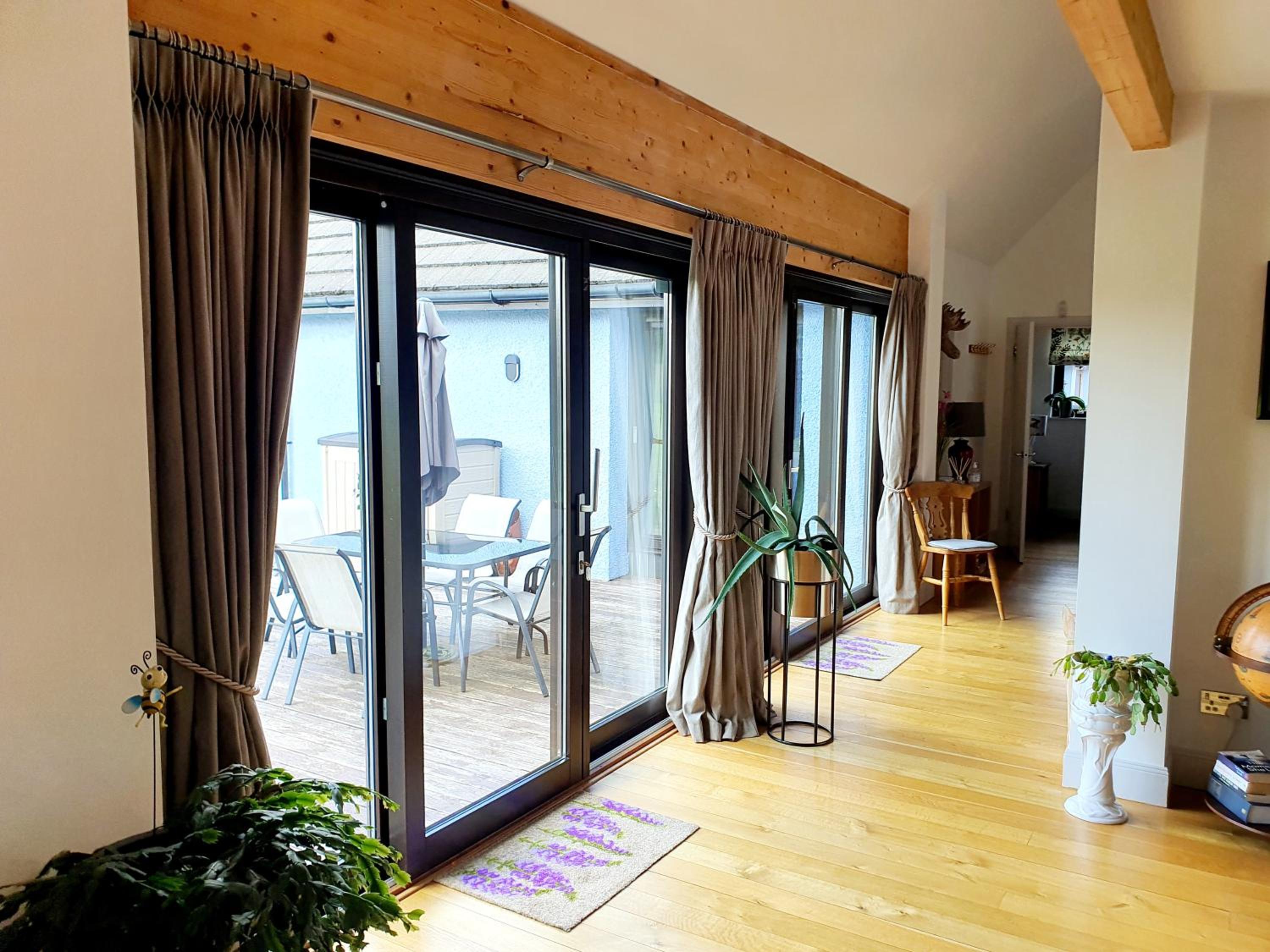 Three-Bedroom House photo 2