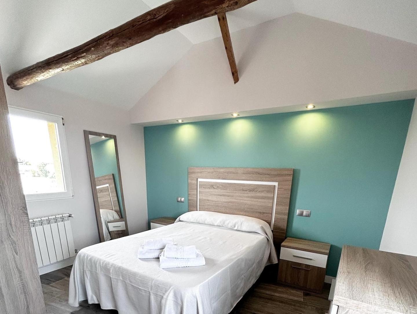 Seven-Bedroom House photo 3