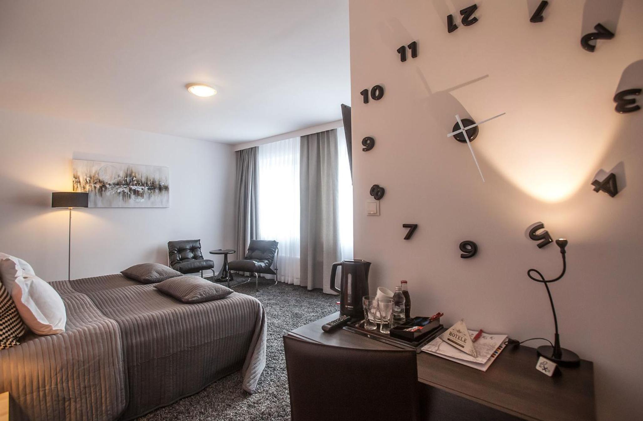 Deluxe Double Room - Photo 11