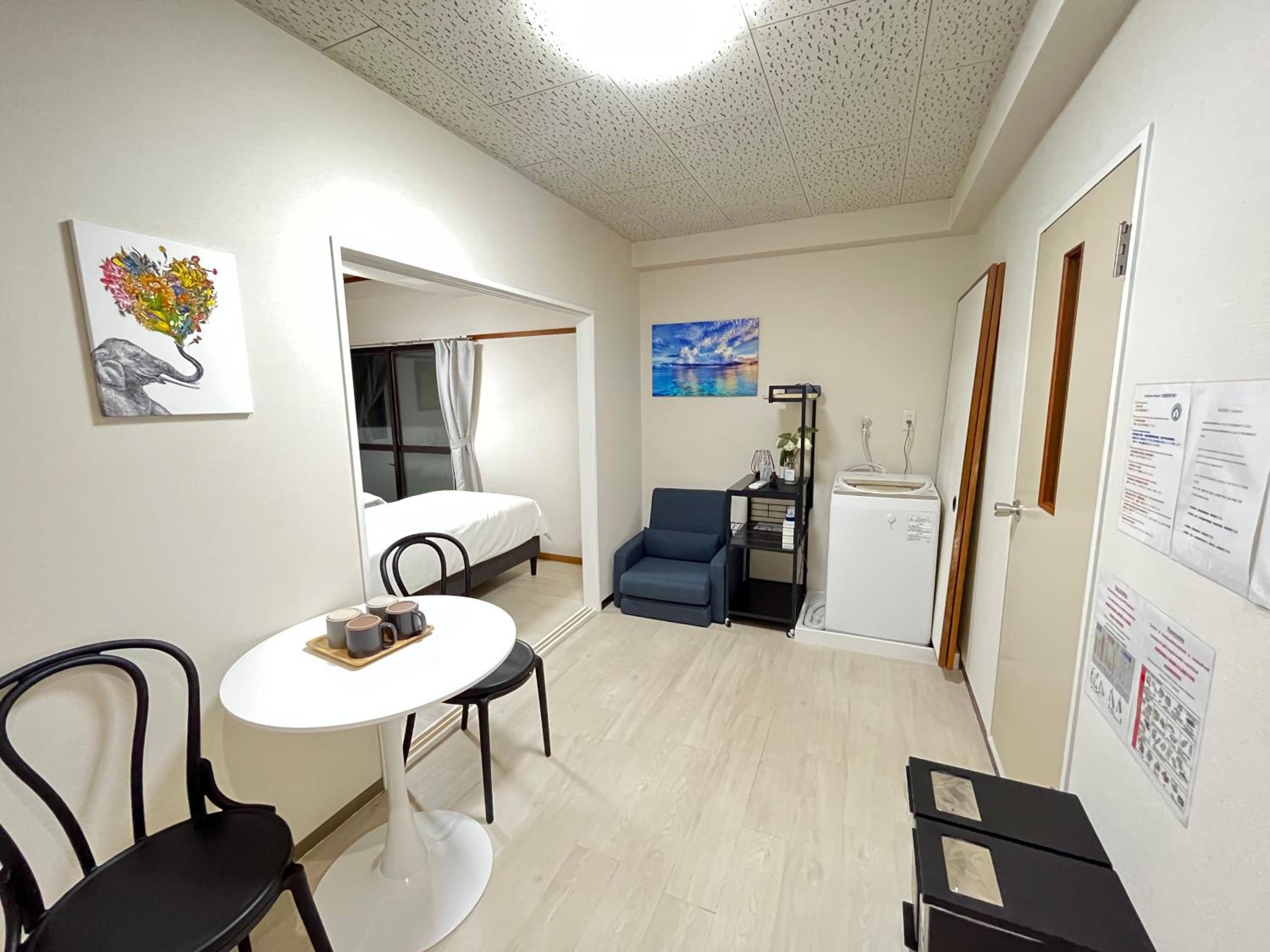 One-Bedroom Apartment photo 1