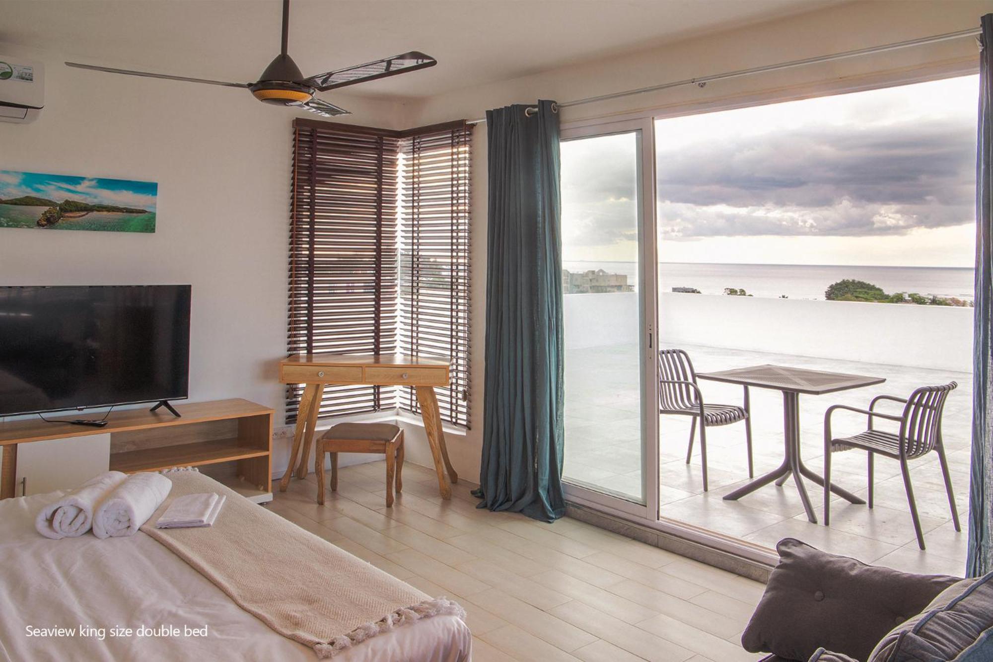 Superior Suite with Sea View photo 3