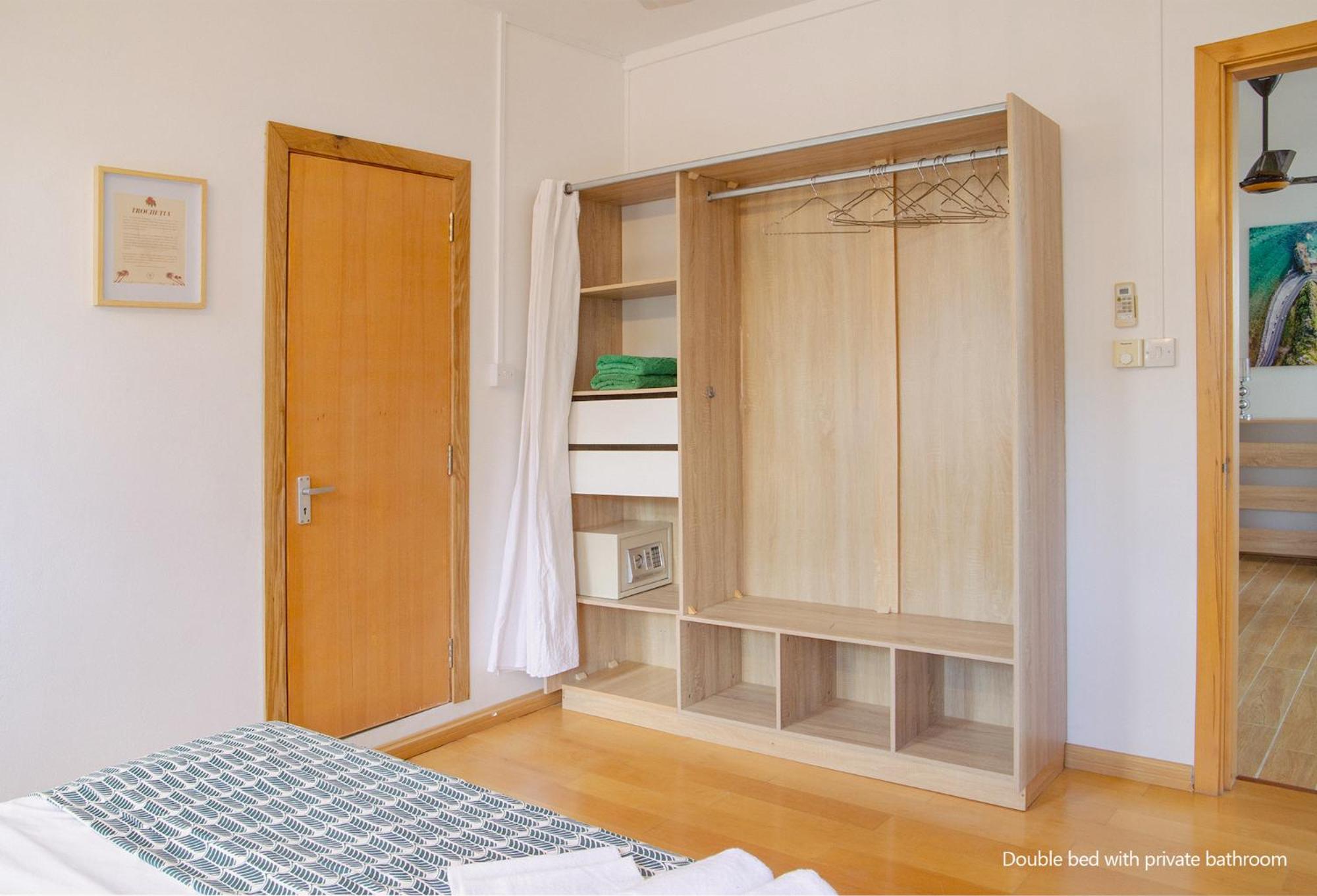 Double Room with Private External Bathroom photo 2