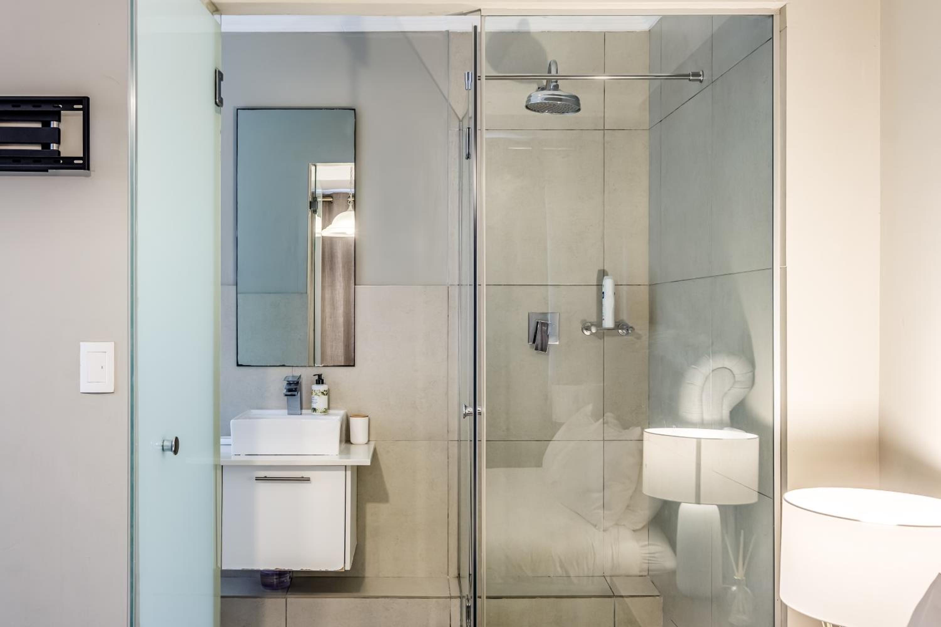 One-Bedroom Apartment - Photo 41
