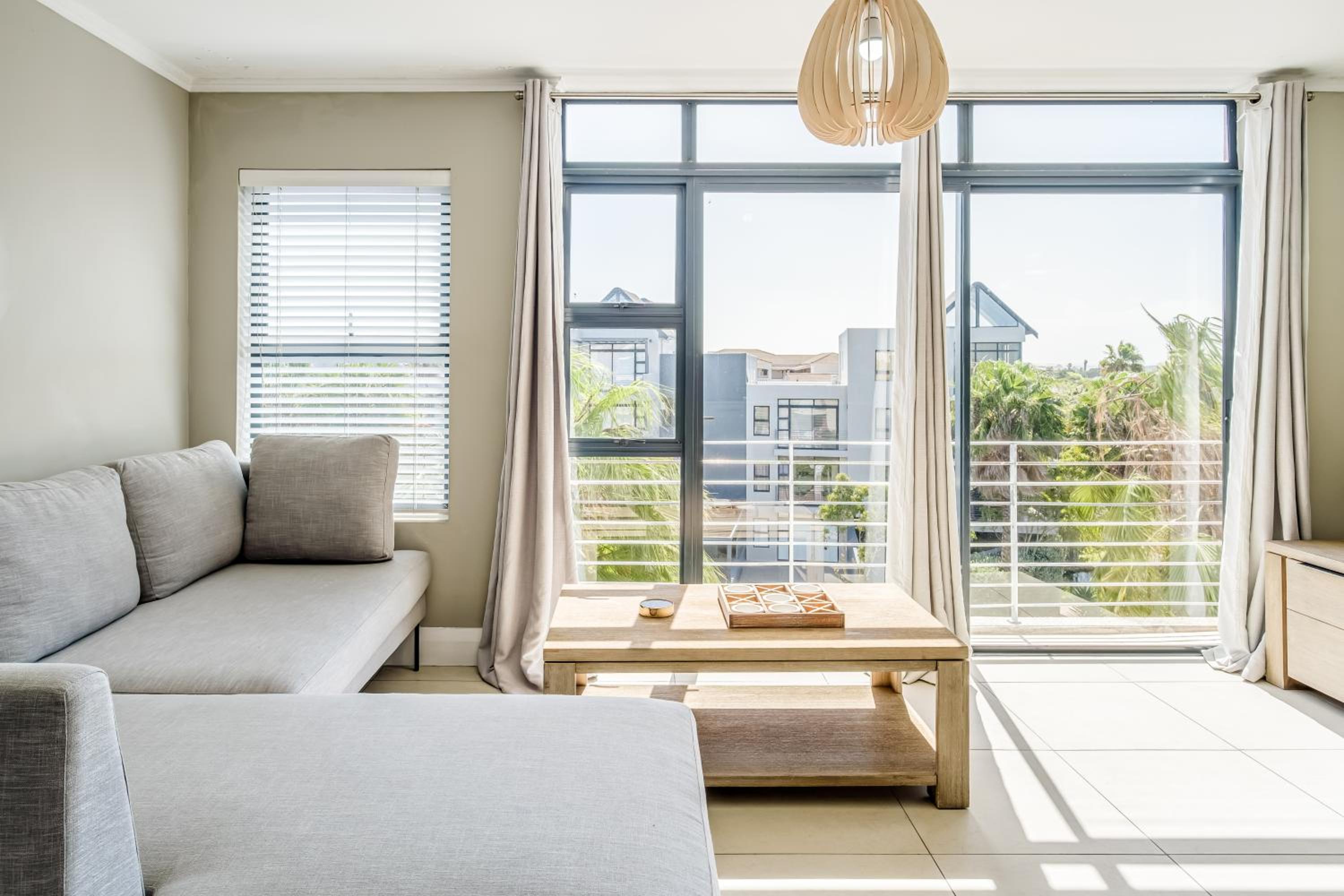 One-Bedroom Apartment - Photo 1