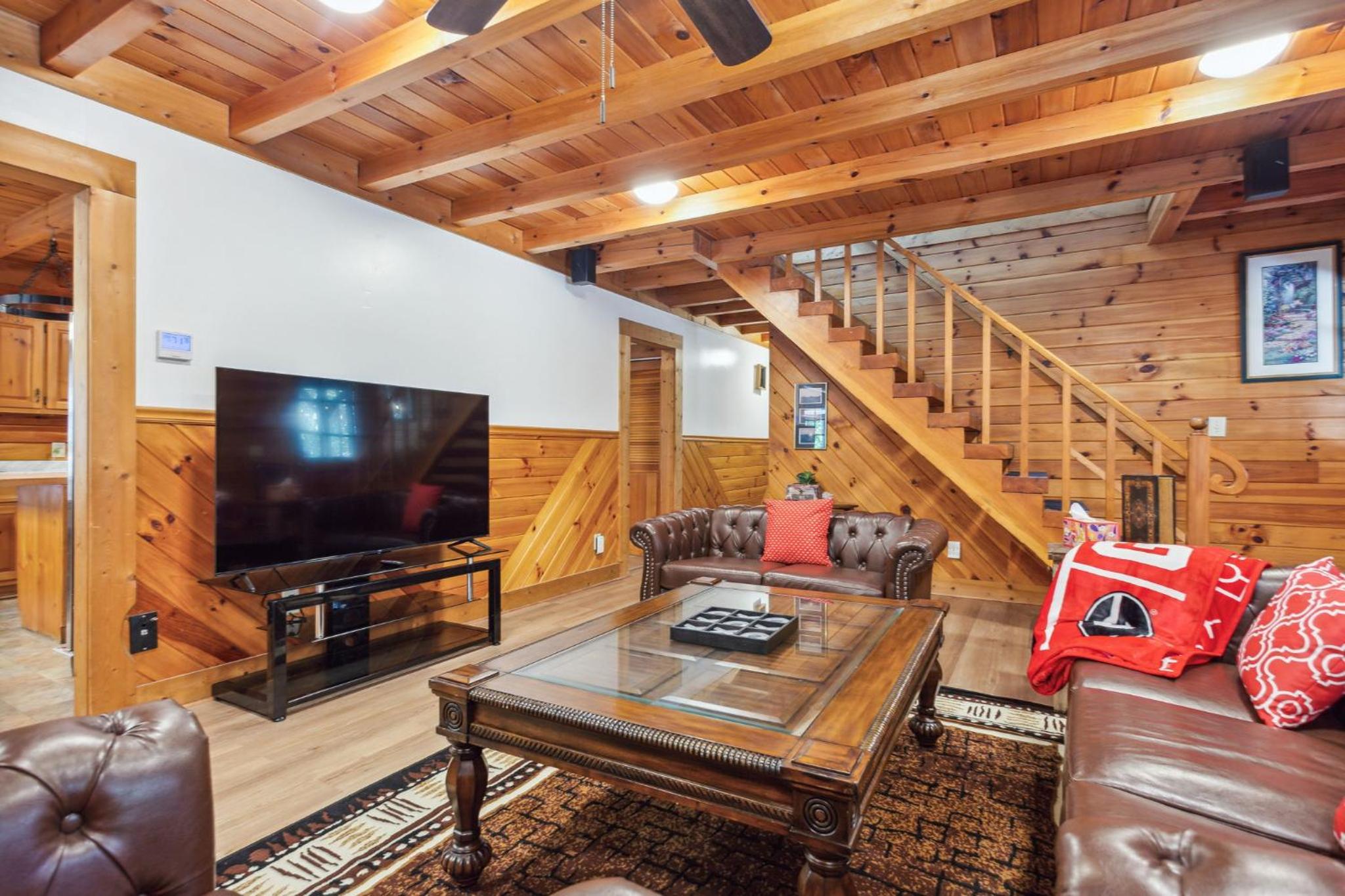 Five-Bedroom House photo 1