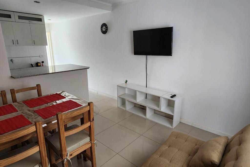 One-Bedroom Apartment photo 1