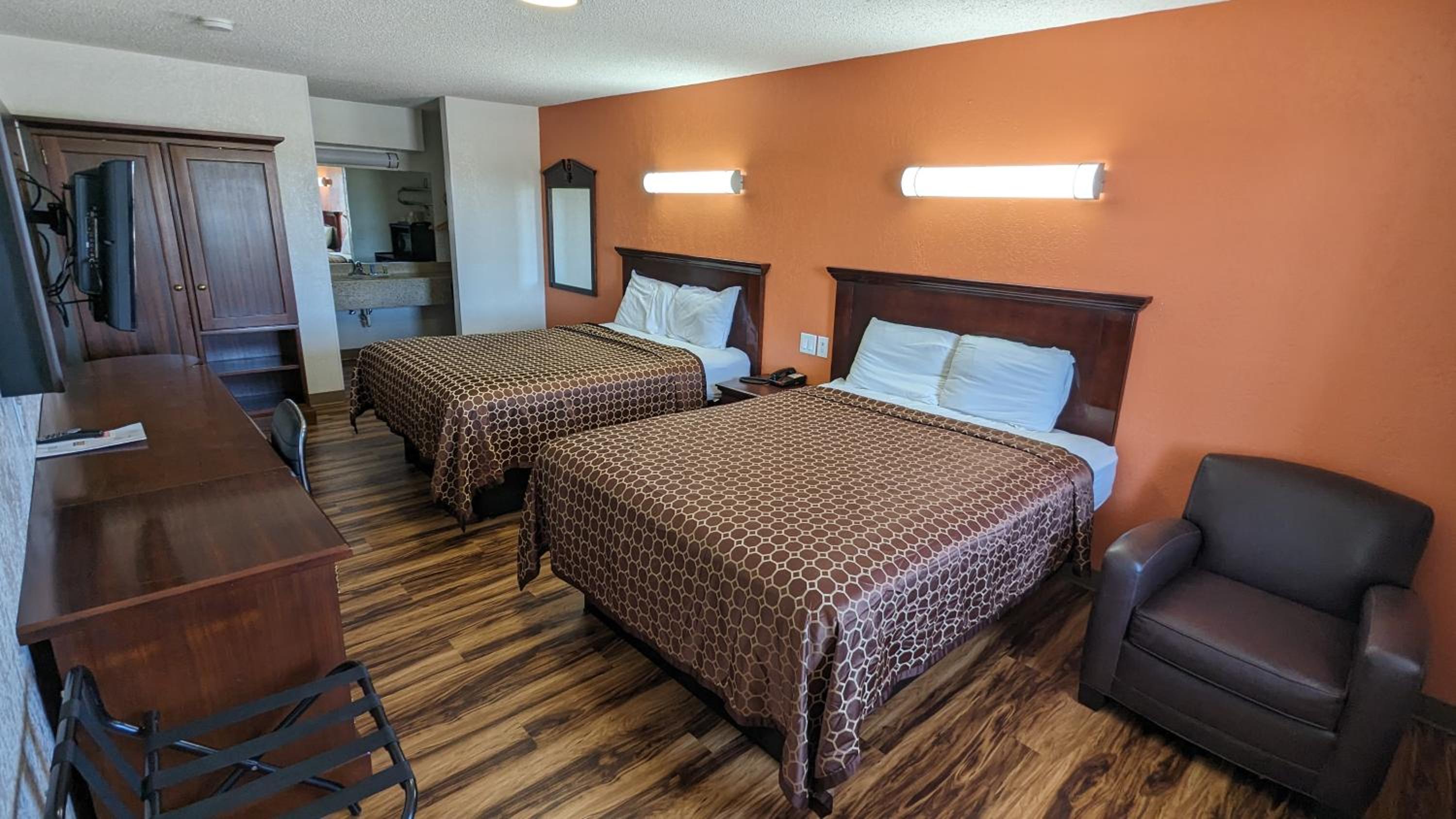 Deluxe Queen Room - Photo 1