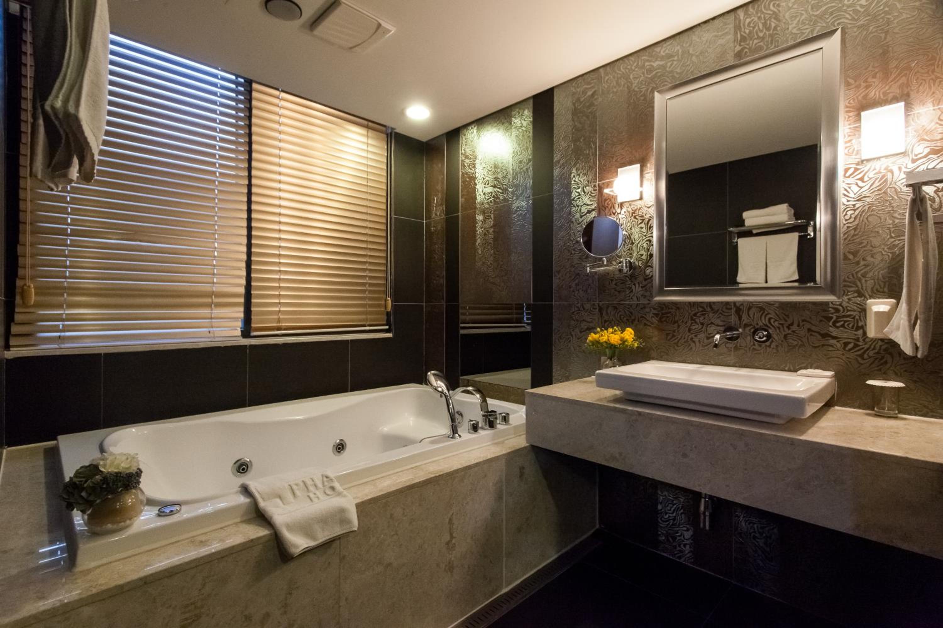 Deluxe Twin Room photo 3