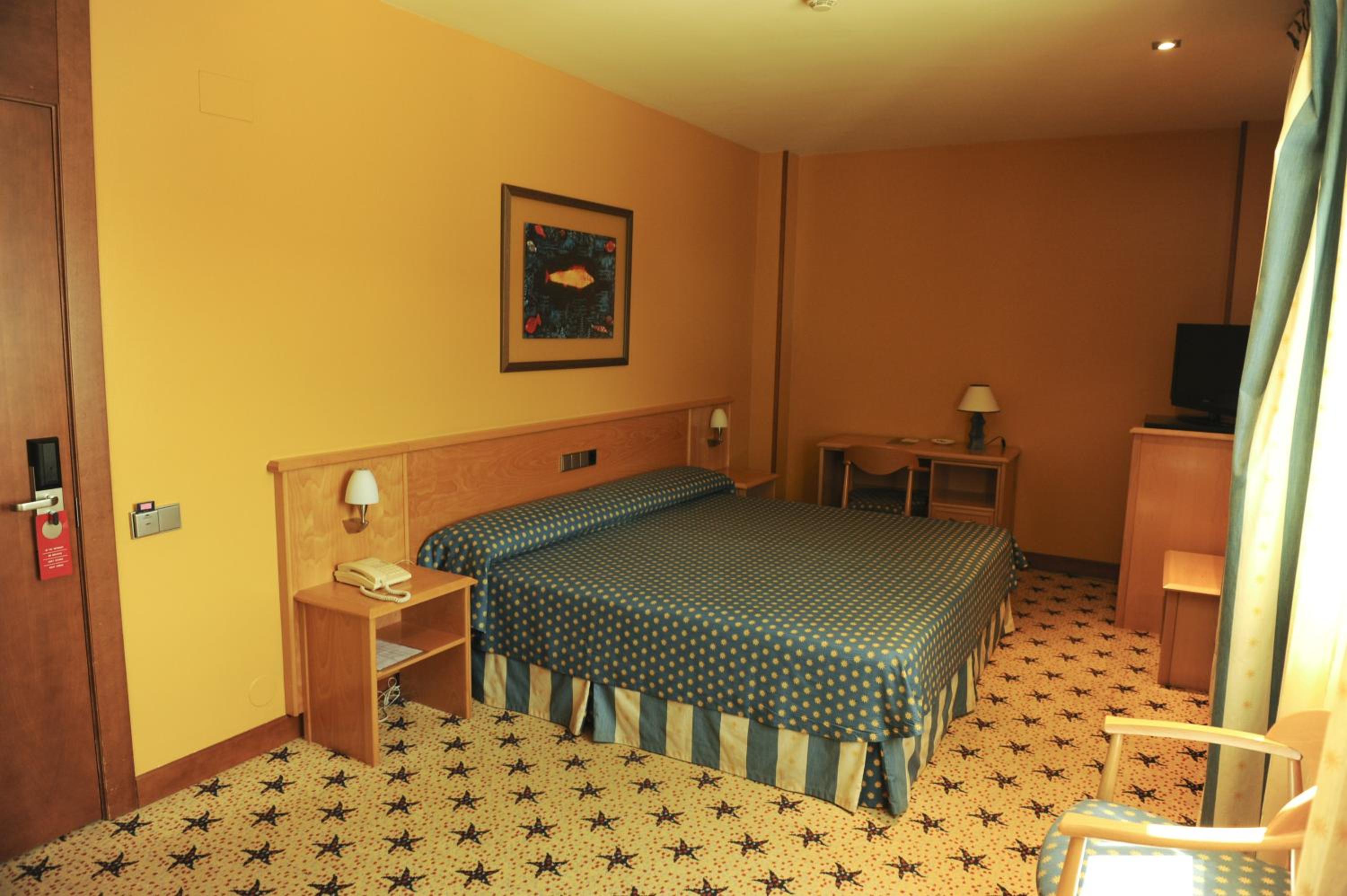 Habitación Doble o con Dos Camas con Cama Extra (2 Adultos + 1 Niño)