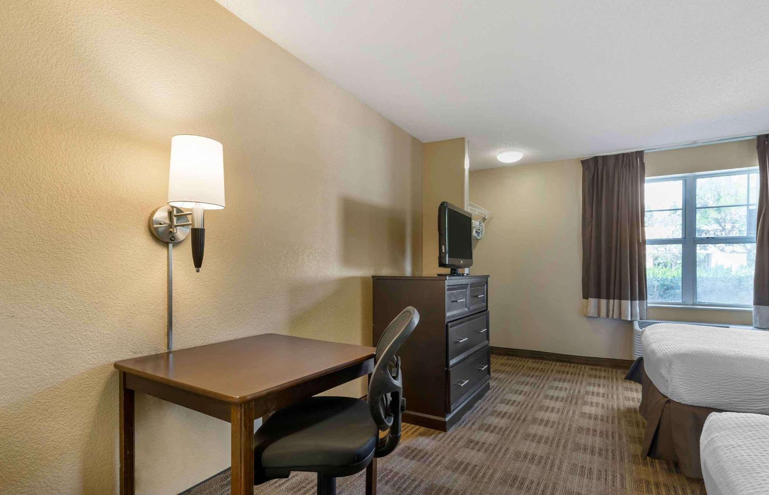 Studio with 2 Double Beds - Non-Smoking photo 3