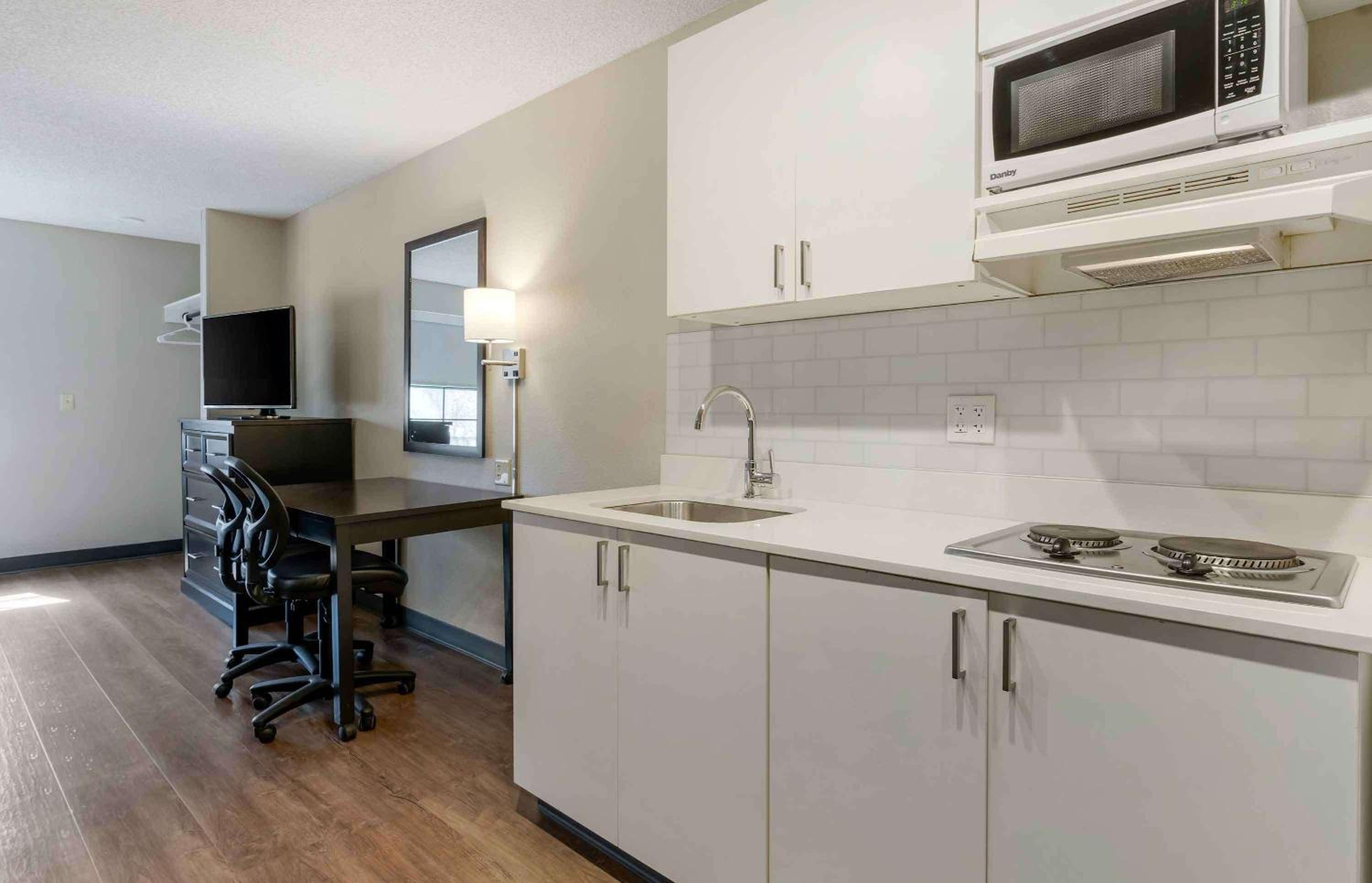 Studio with 2 Double Beds - Non-Smoking - Photo 4