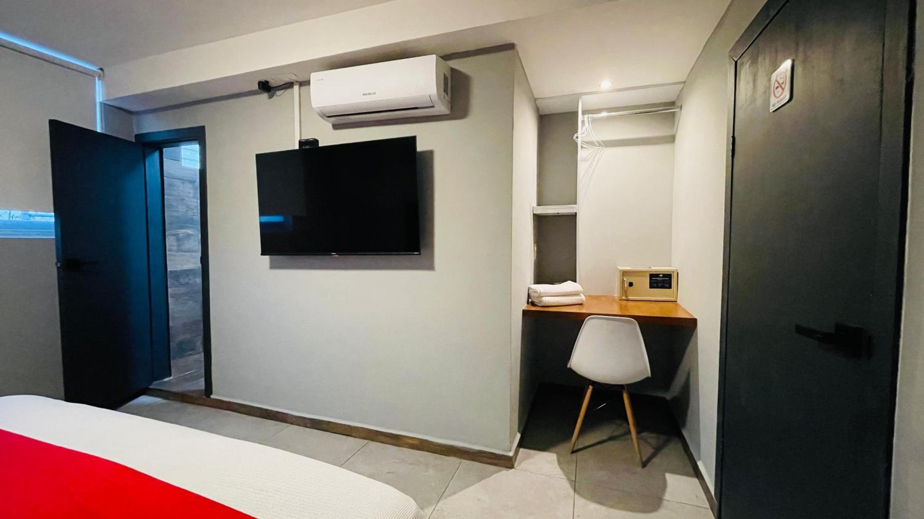 King Suite - Photo 21
