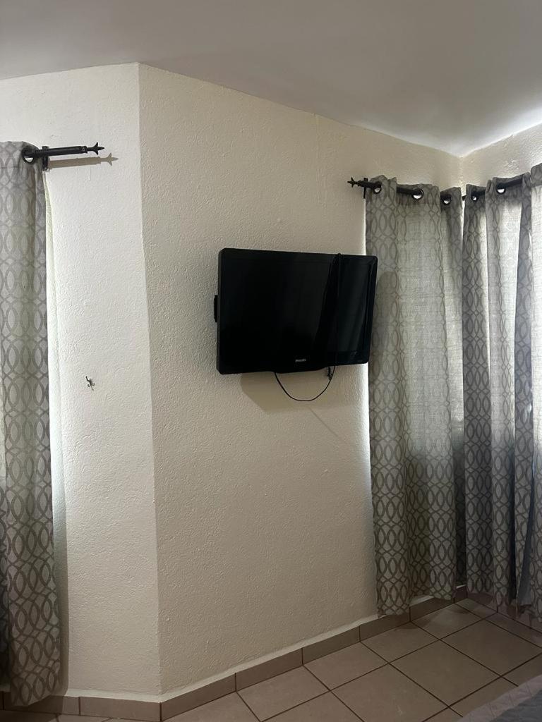 Double Room With Private Bathroom photo 3