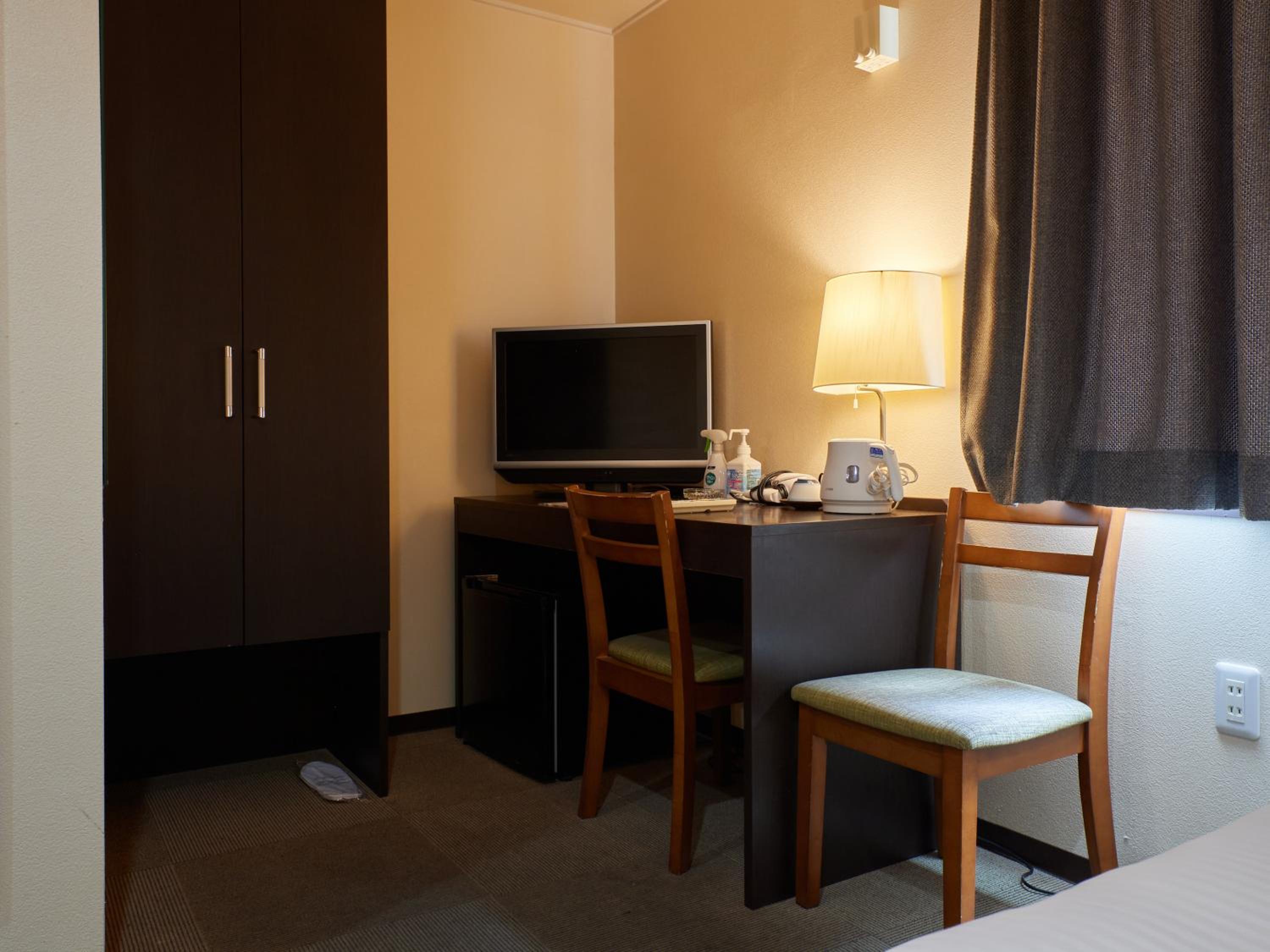 Standard Twin Room - Photo 5