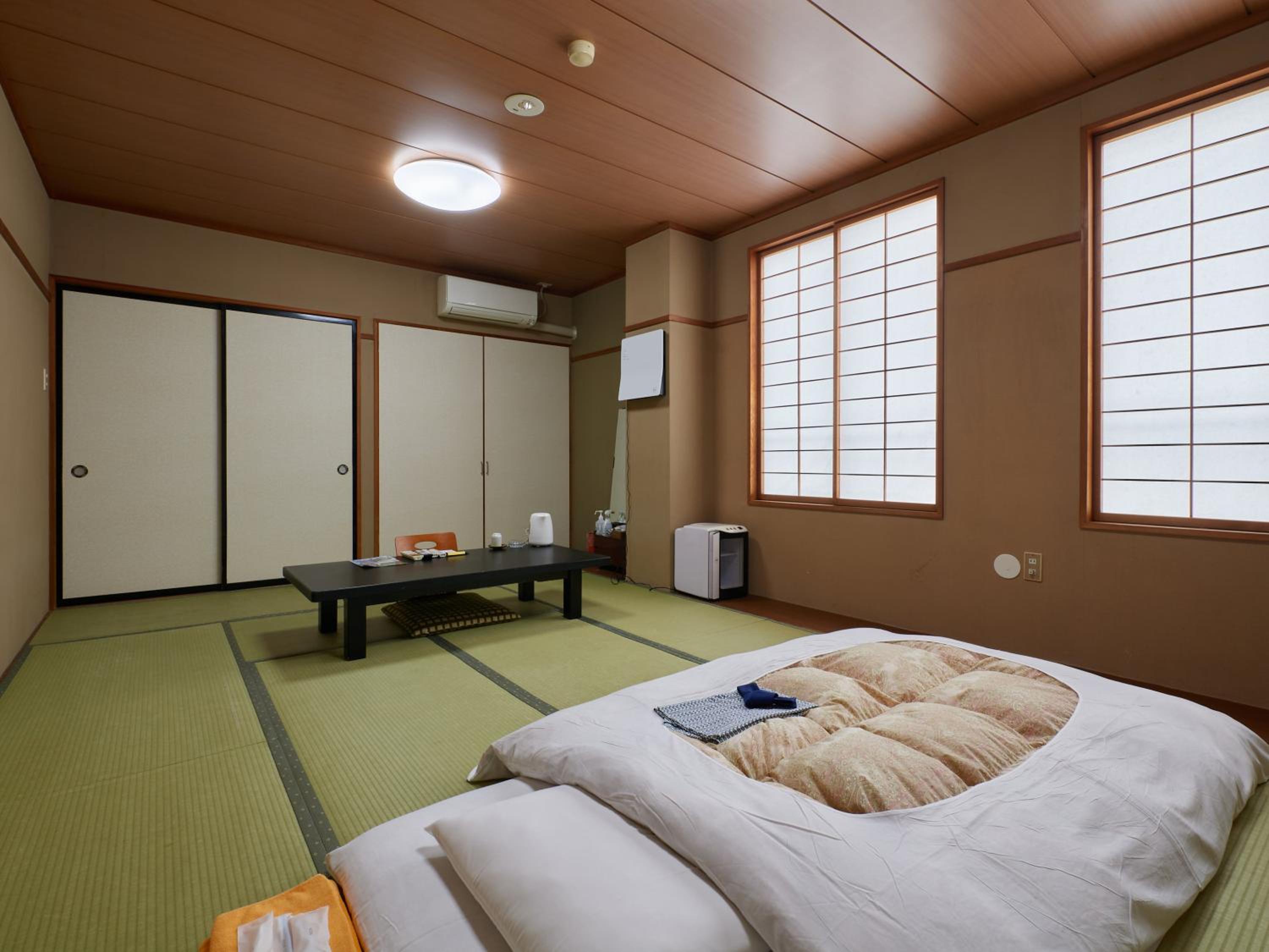 Family Room with Private Bathroom - Photo 6