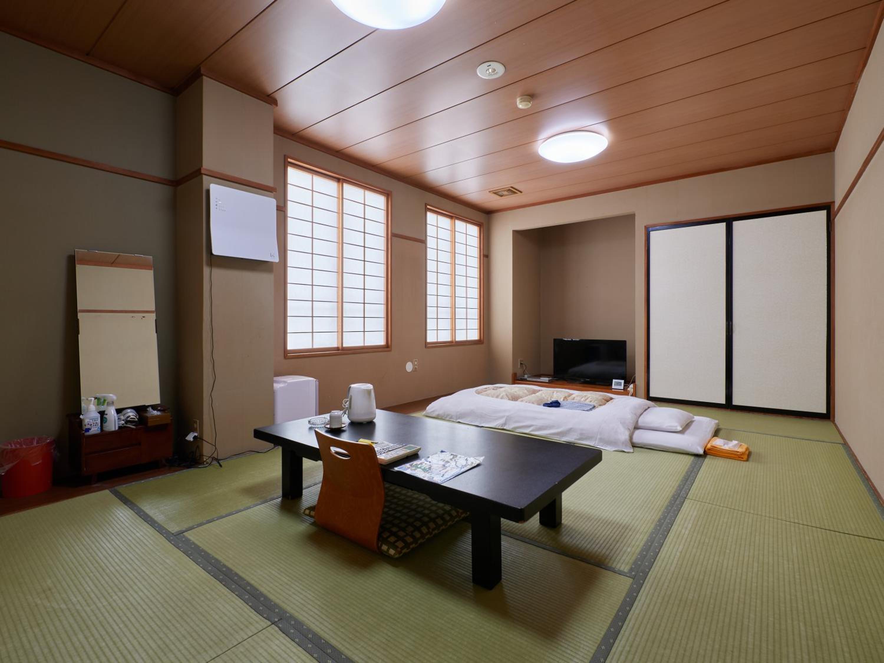 Family Room with Private Bathroom - Photo 1