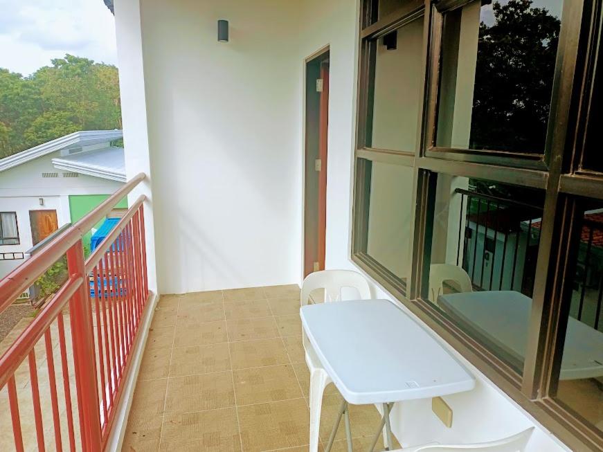 Apartment with Balcony photo 3