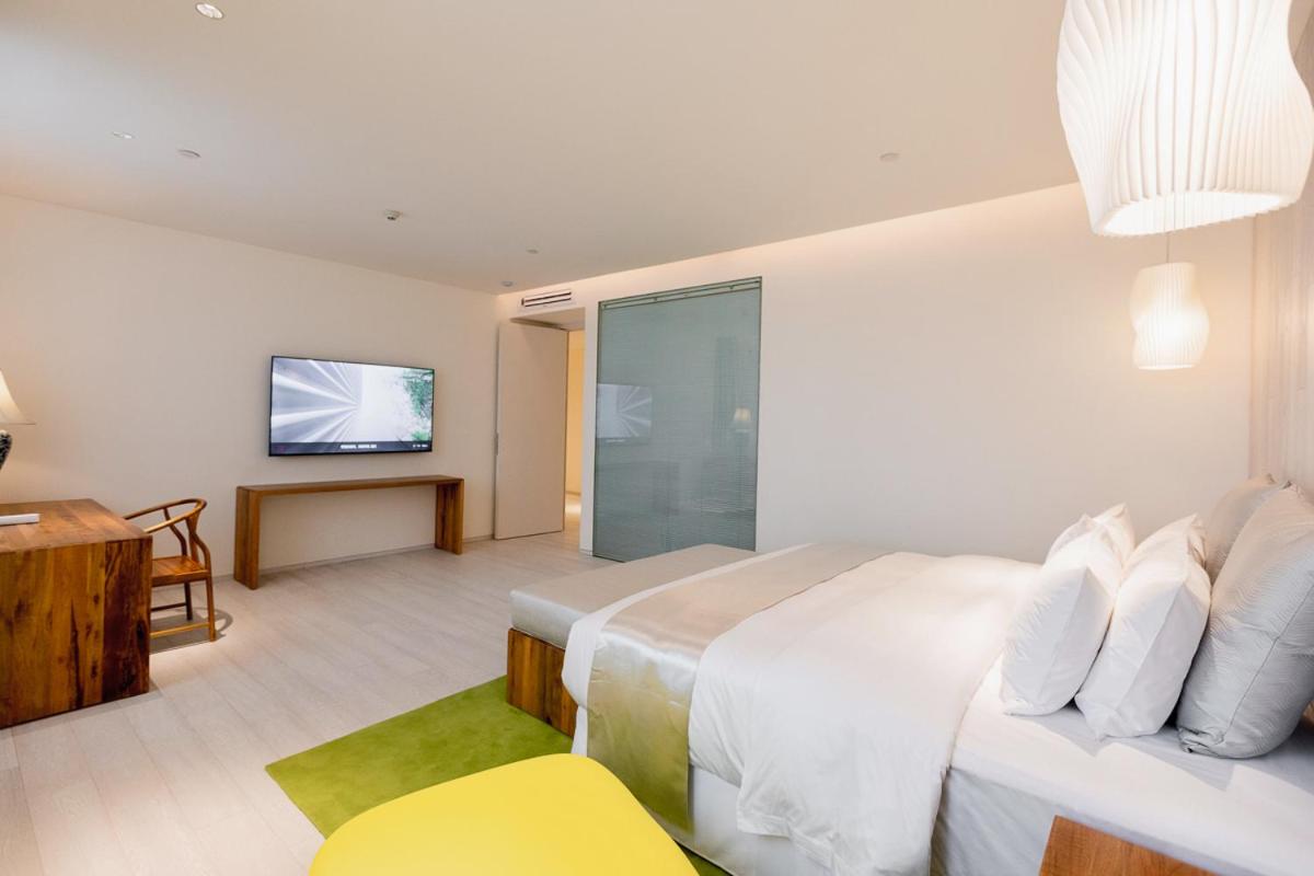 Presidential Suite With Bathtub photo 3