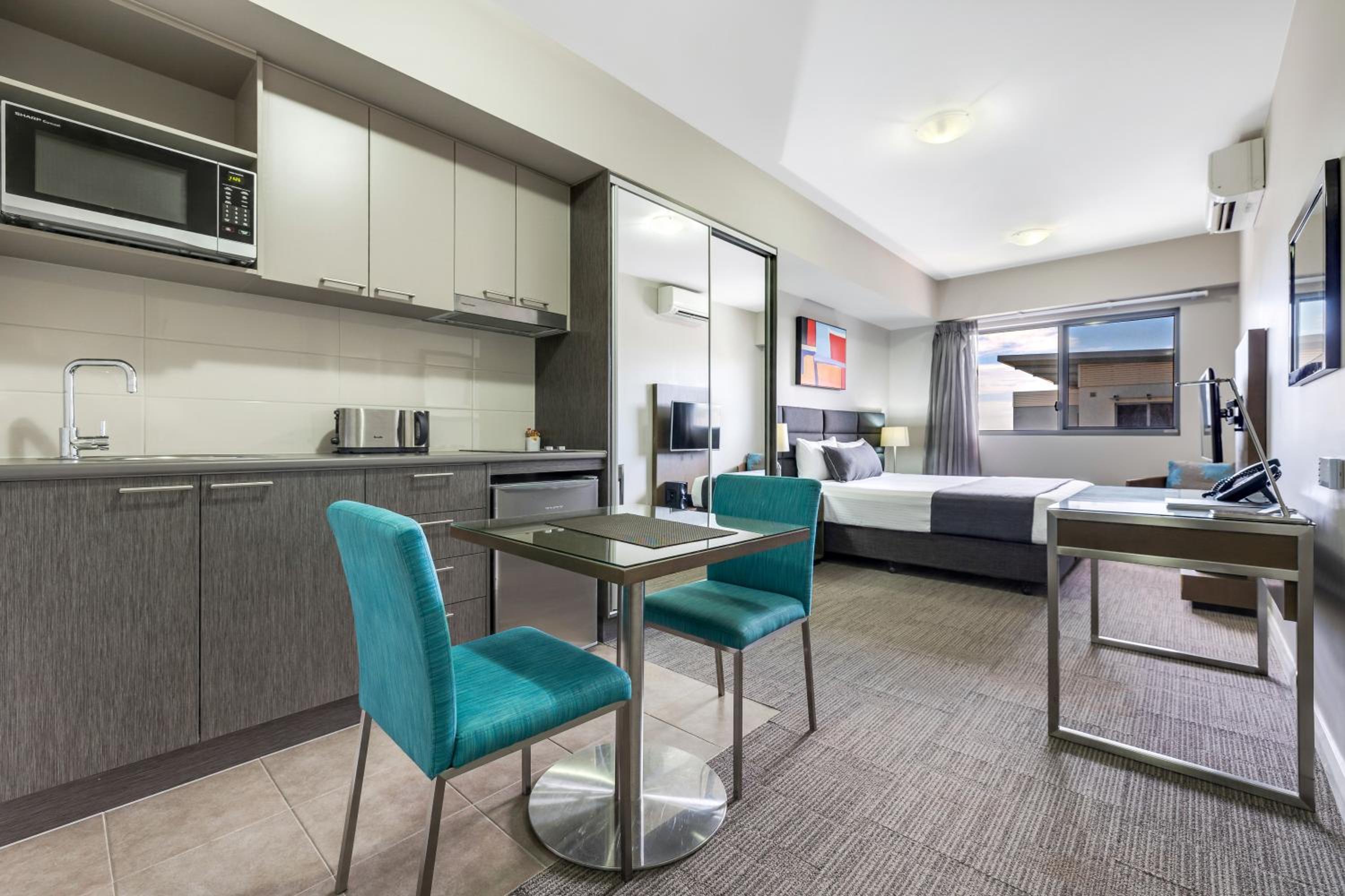 Studio Apartment photo 3