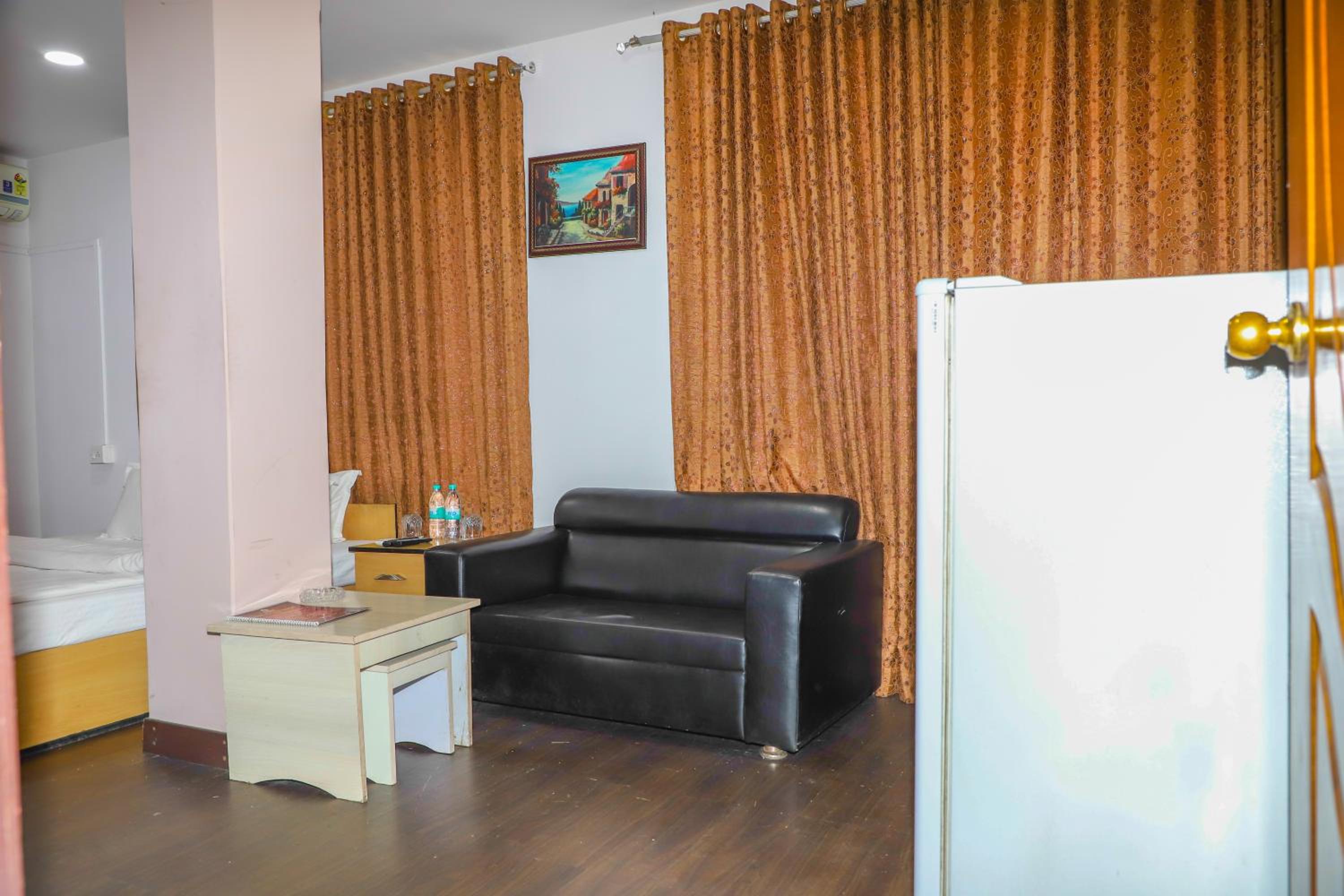 Deluxe Suite - Photo 2