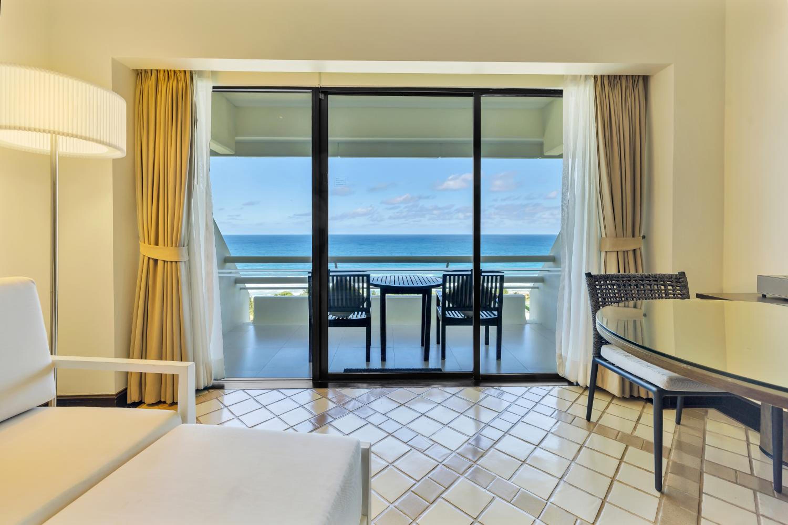 Deluxe Twin Room with Sea View - Photo 5