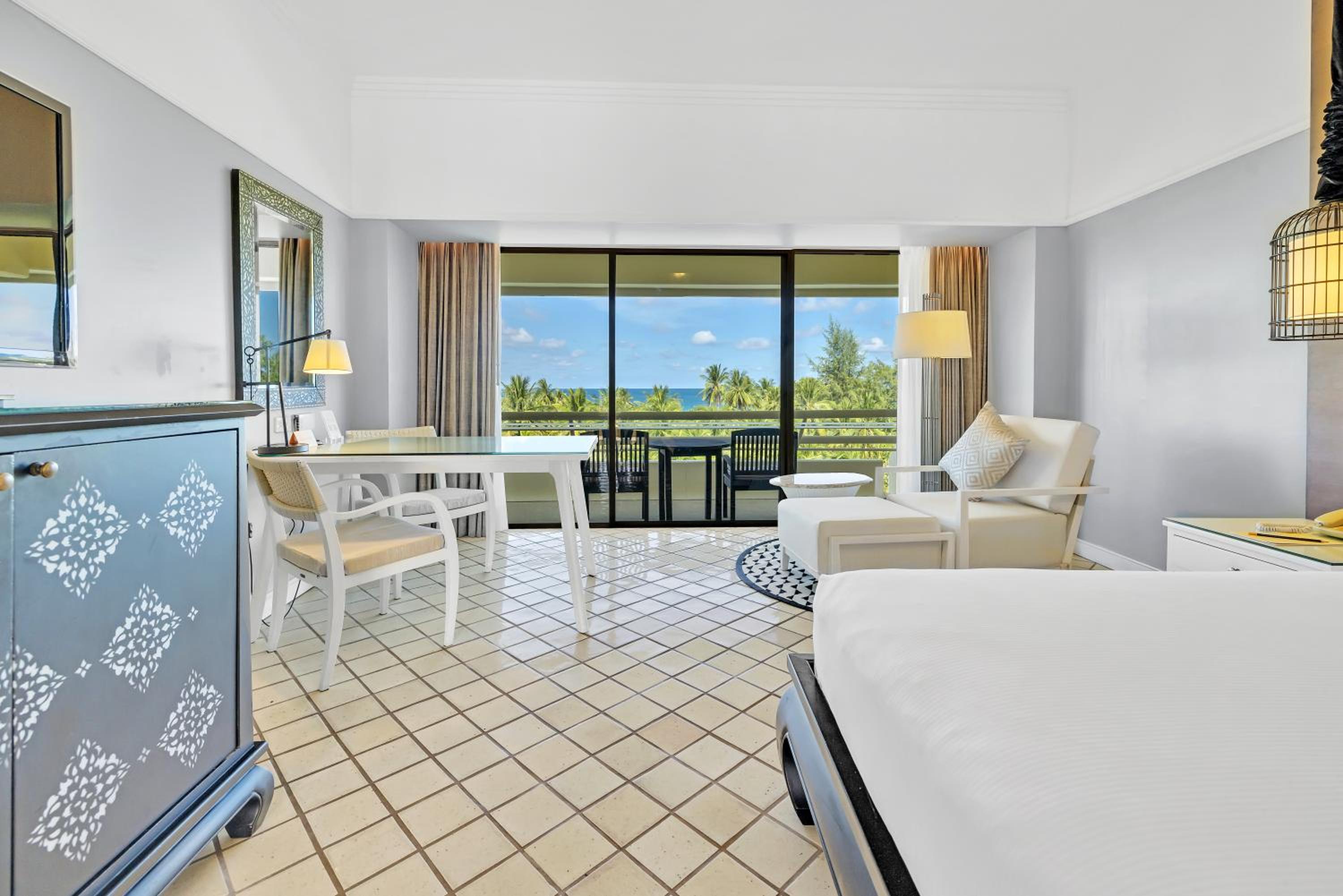 Superior King Room with Sea View photo 2