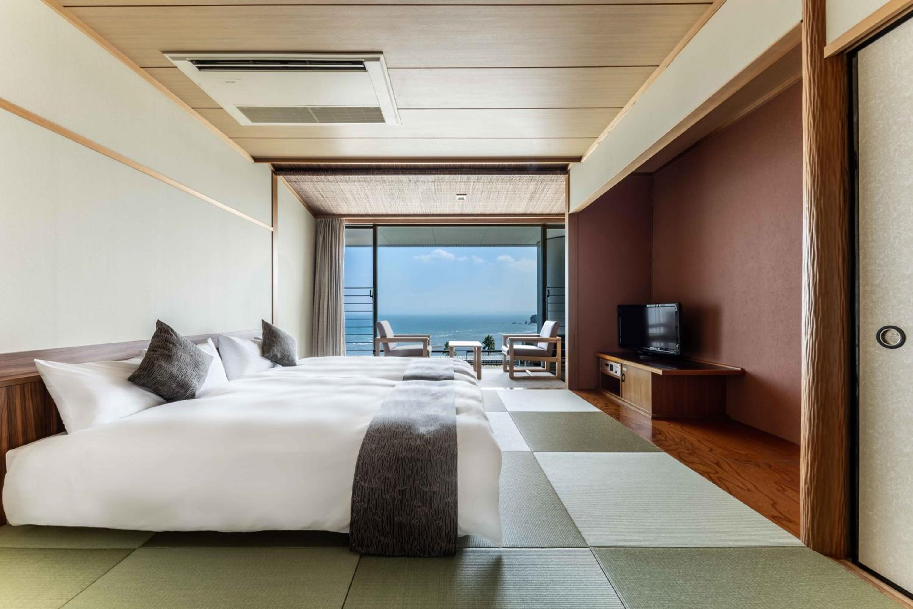 South Wing Japanese-Style Twin Room 42㎡ - SUP Experience Included photo 3