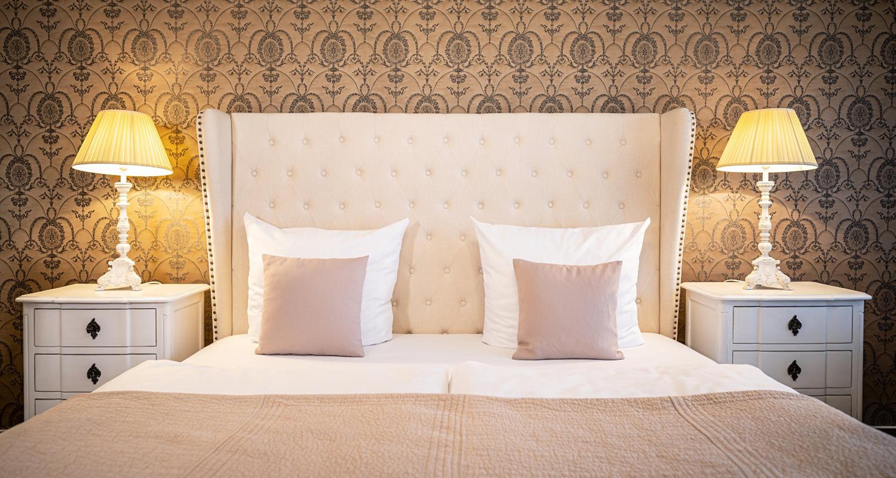 Deluxe Room - Photo 3