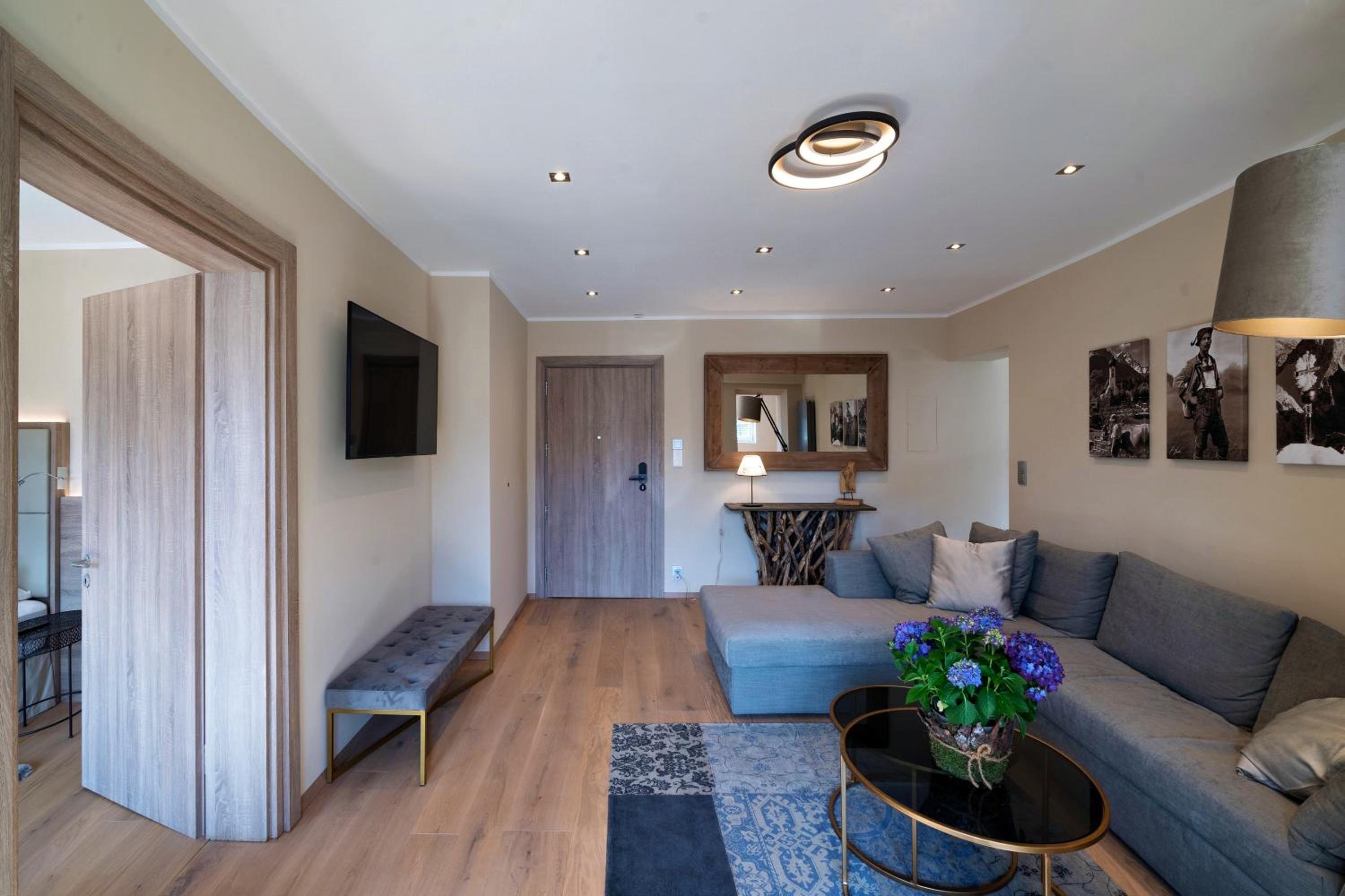 Superior One-Bedroom Apartment