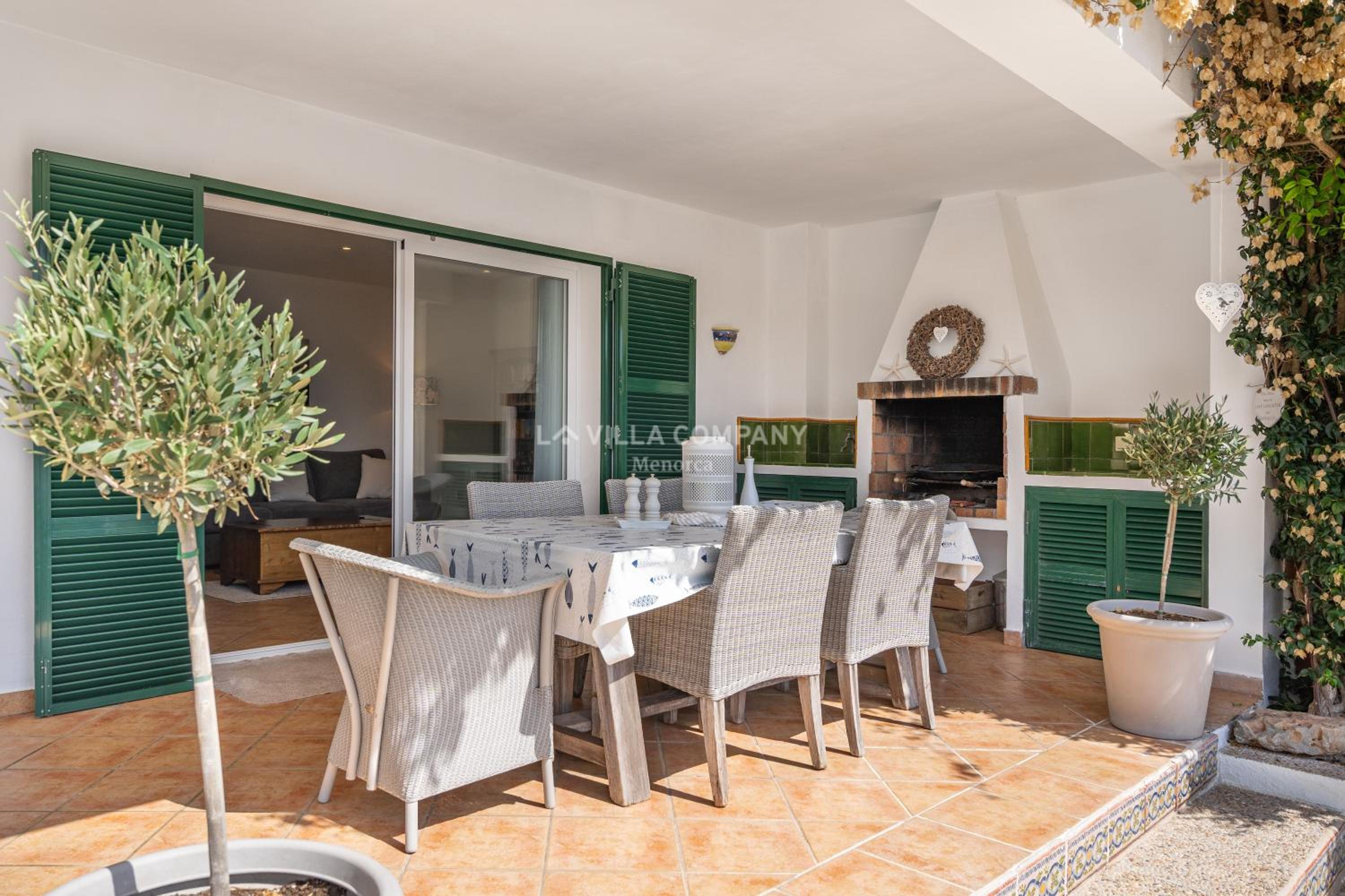 Villa photo 2