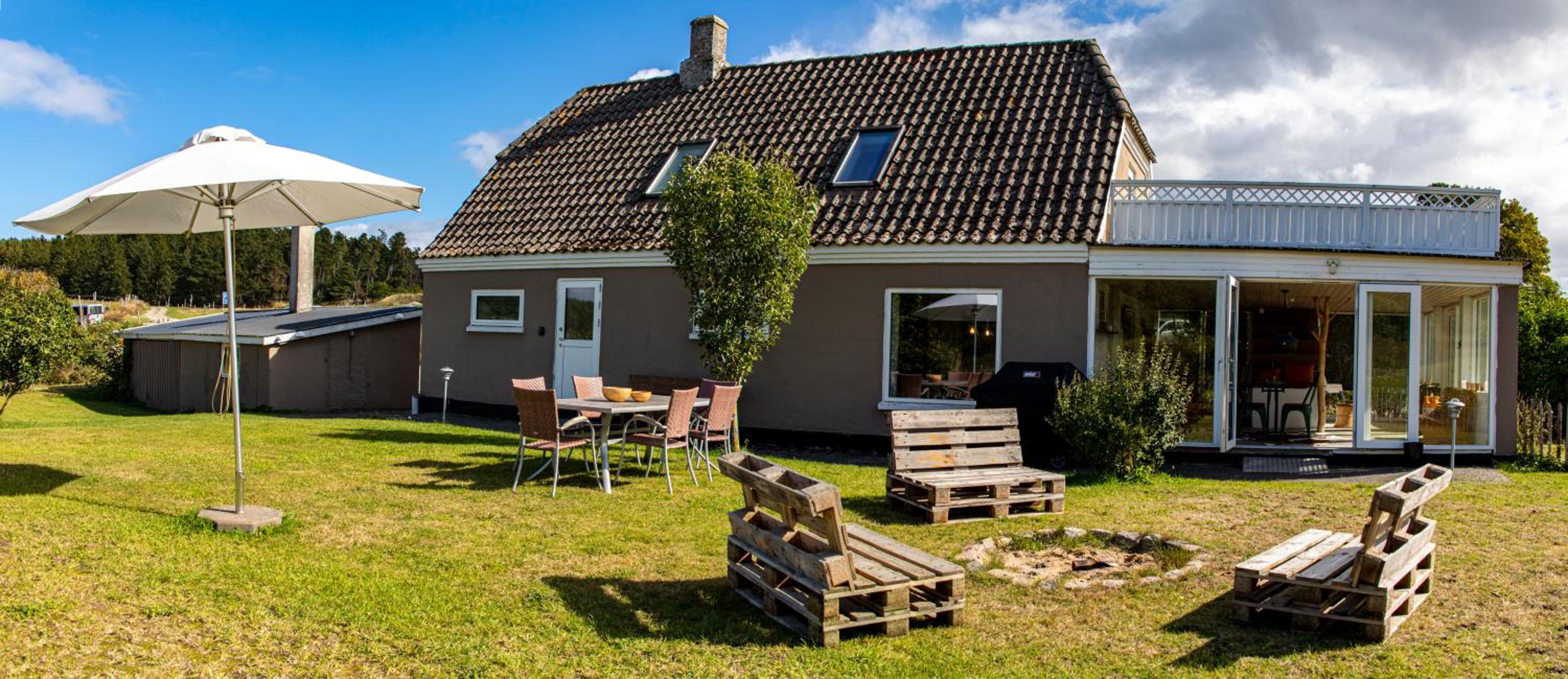 Three-Bedroom House photo 2