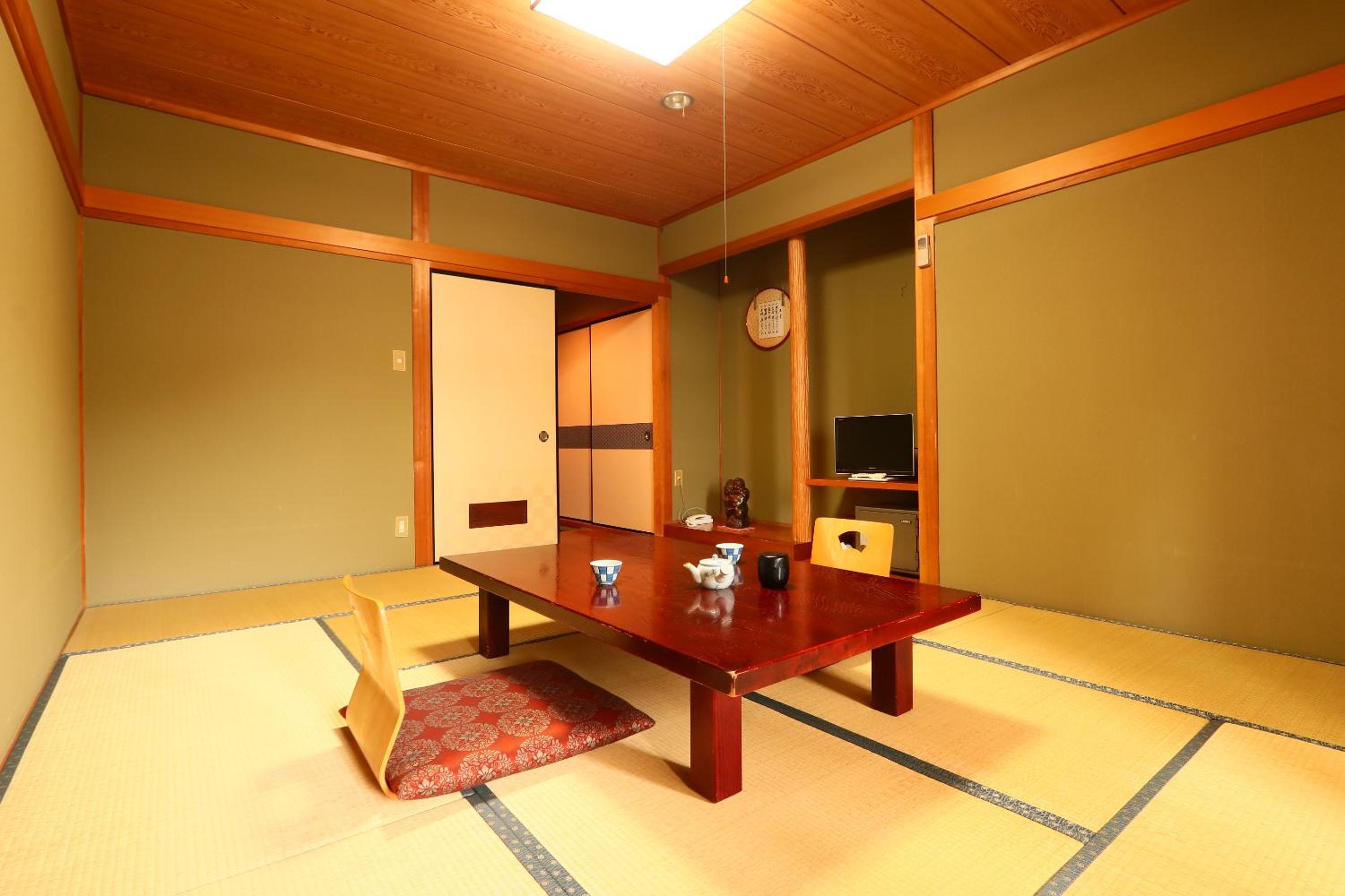 Japanese-Style Room