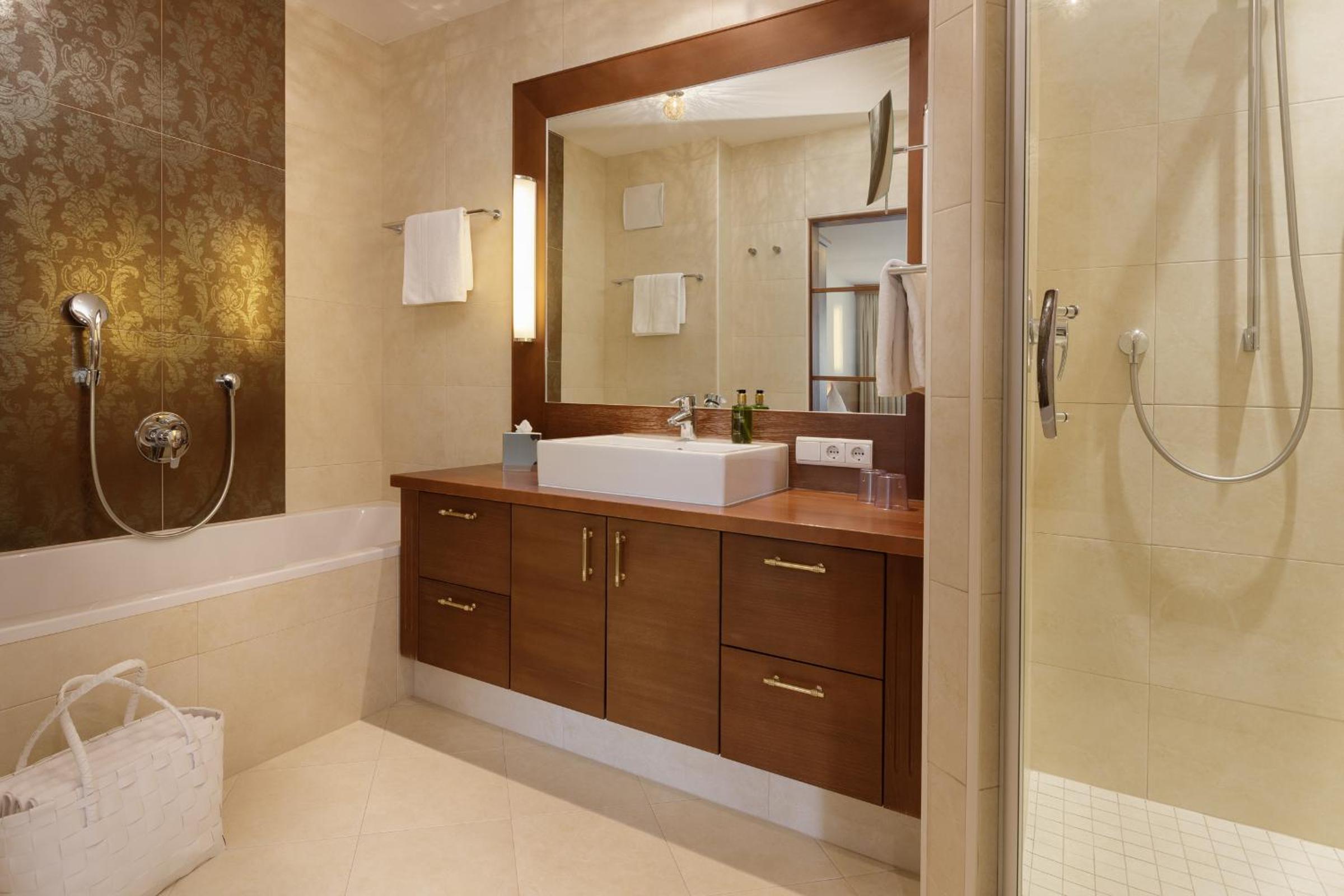 Suite with Mountain View photo 2