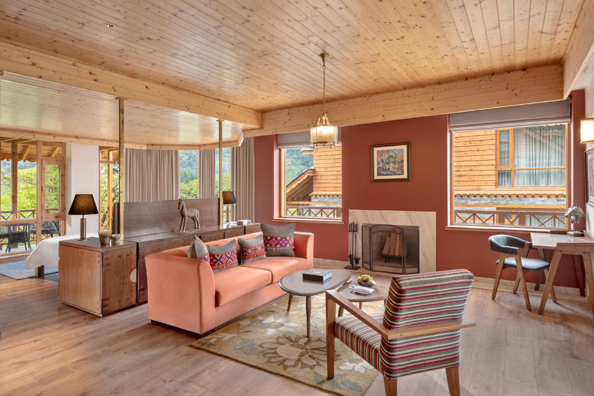 King Suite with Balcony photo 2
