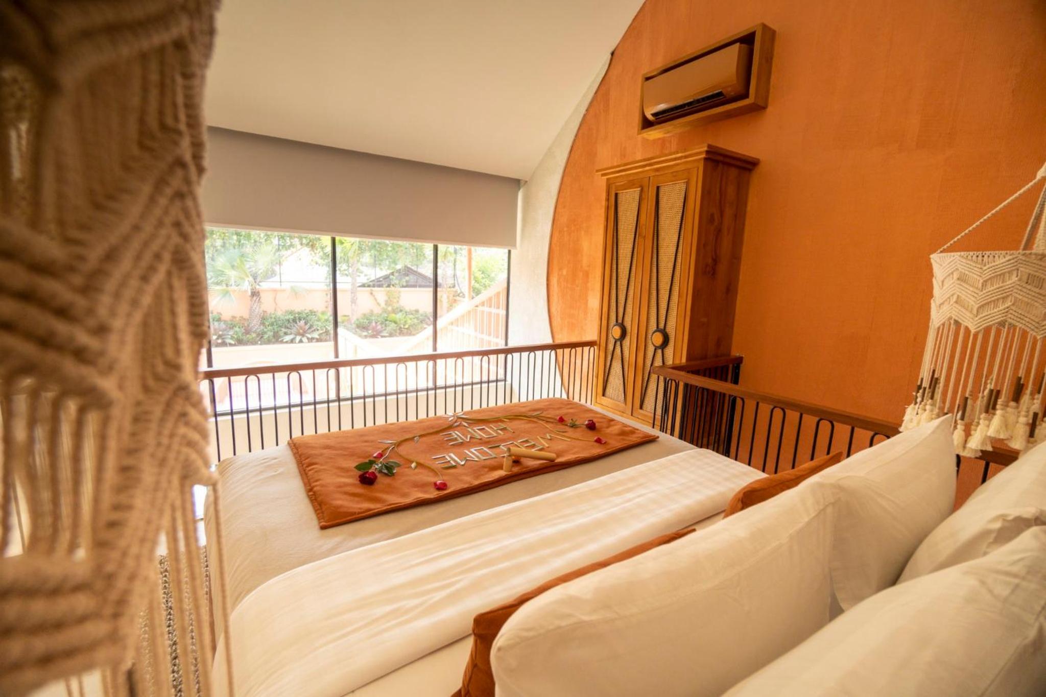 Grand One Bedroom Villa with Private Pool - Photo 15