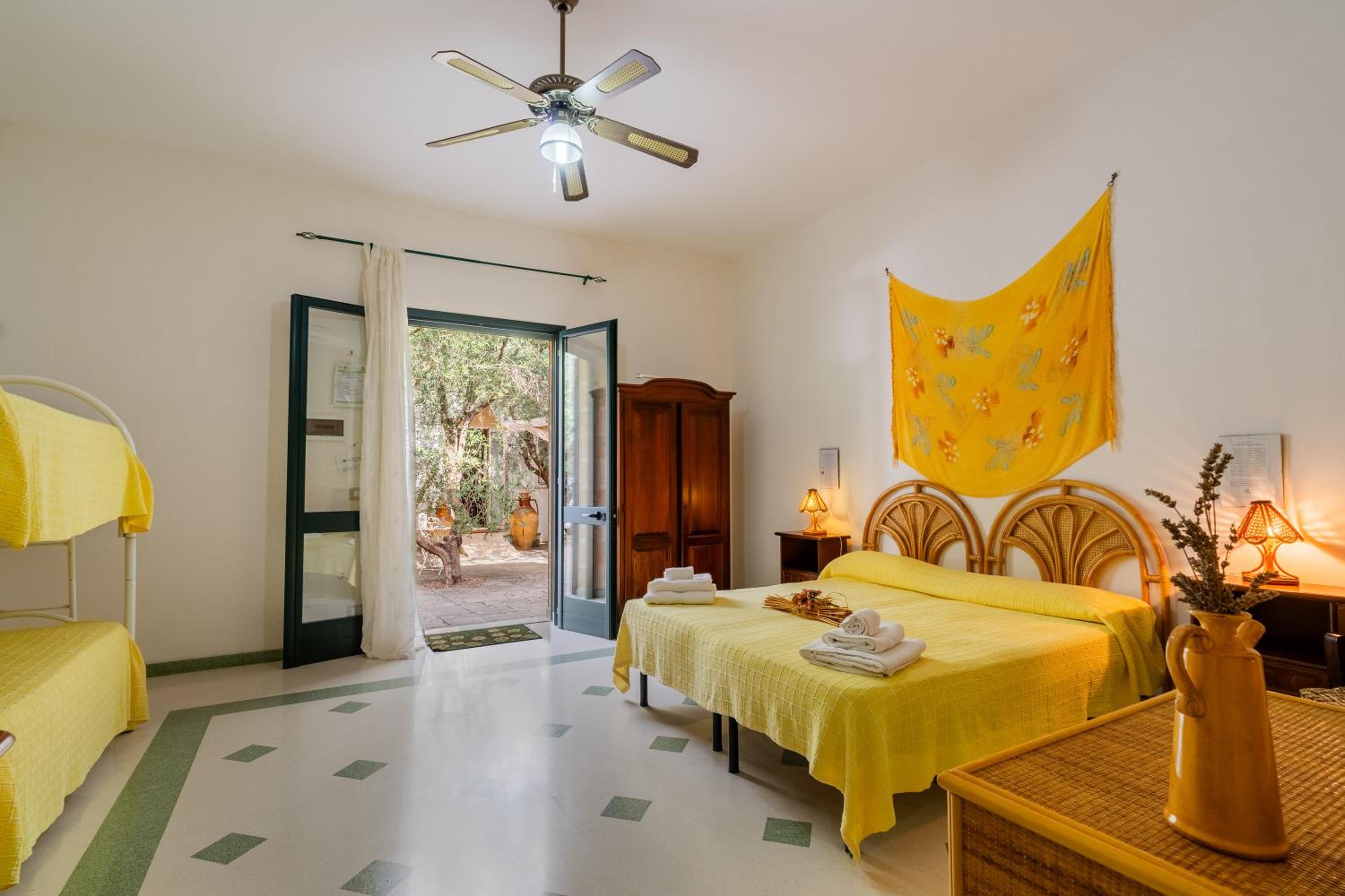 One-Bedroom Apartment with Garden View photo 1