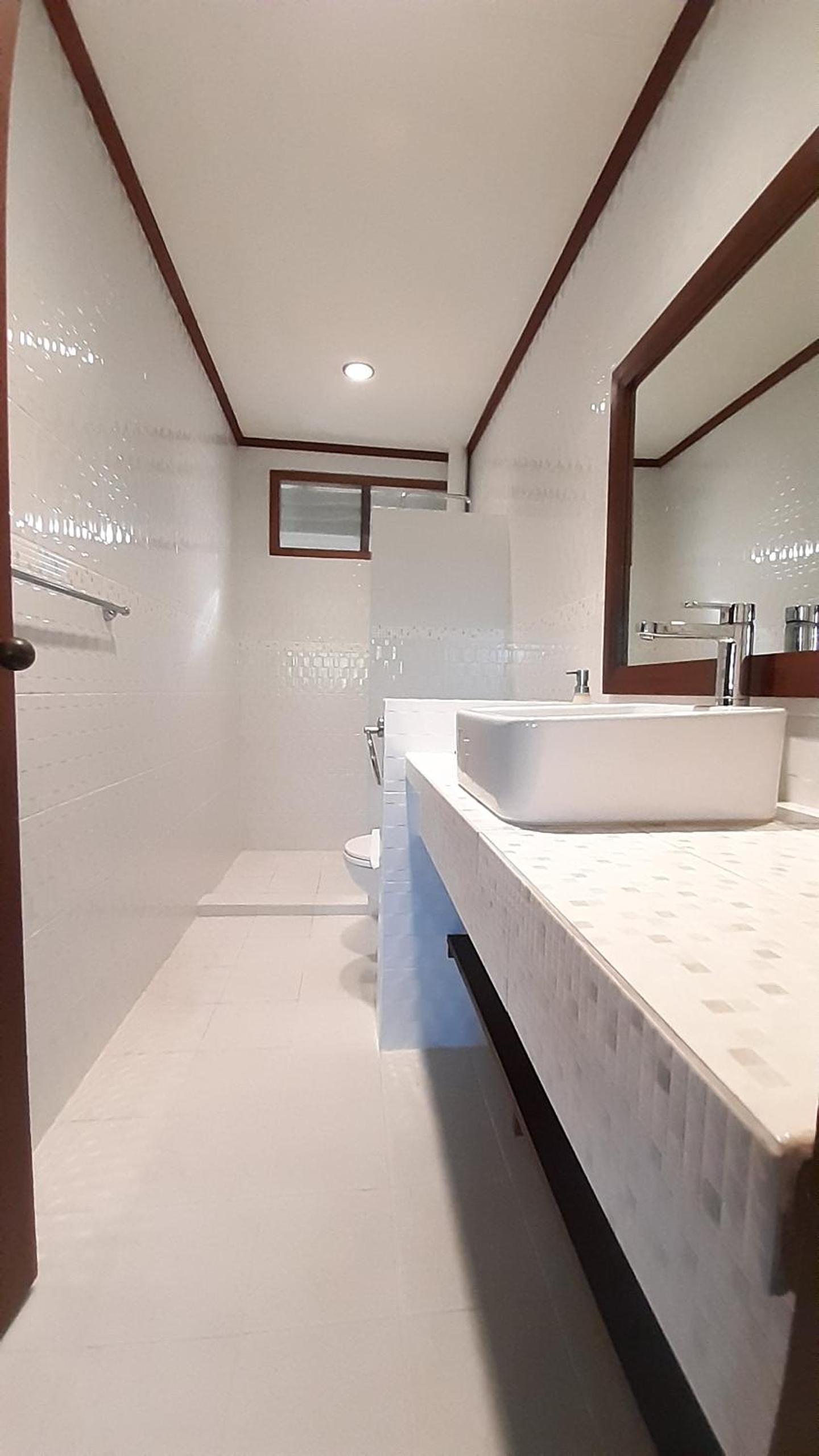 Three-Bedroom Villa - Photo 5