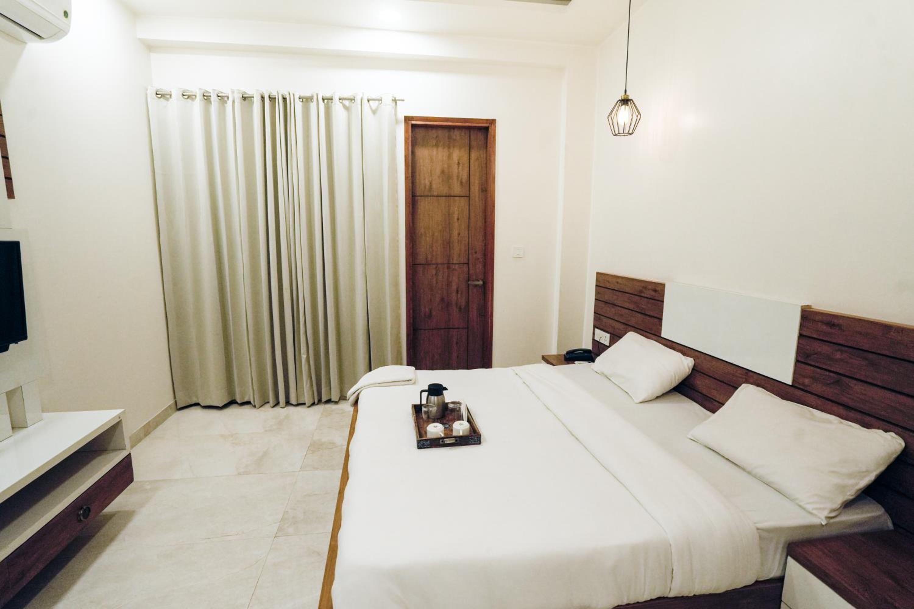 Deluxe Double Room photo 3