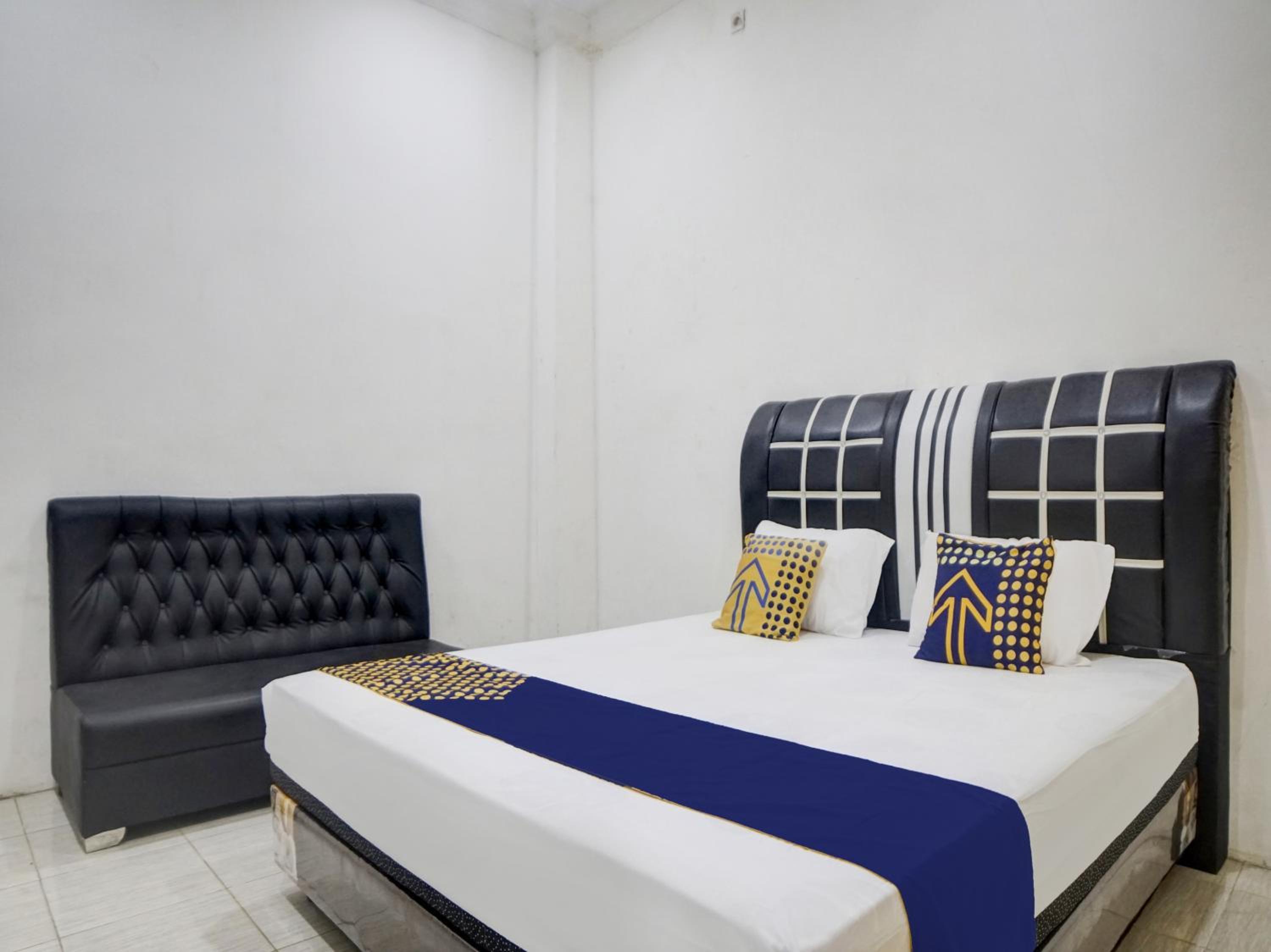 Budget Double Room photo 1