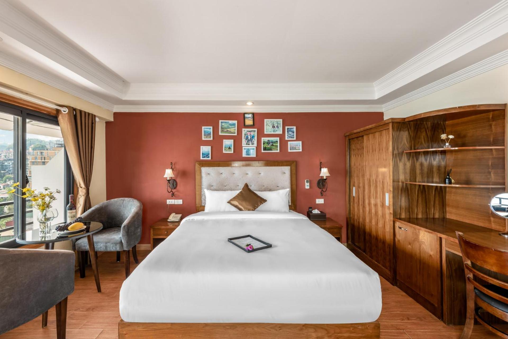 Double Room with Balcony - Photo 6