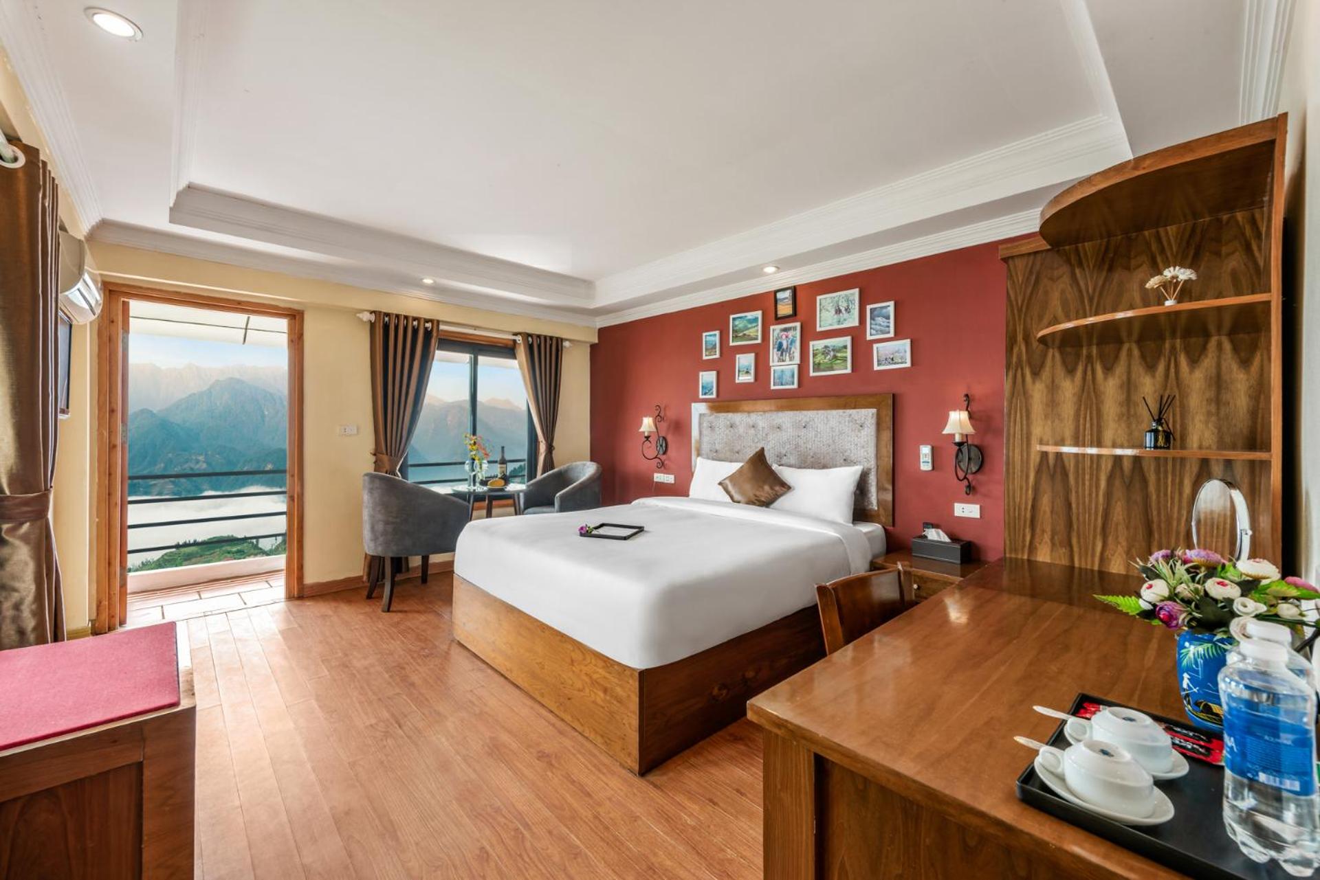 Double Room with Balcony - Photo 1