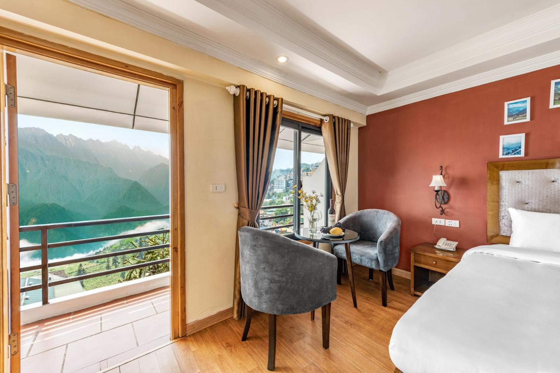 Deluxe Double Room with Balcony - Photo 1